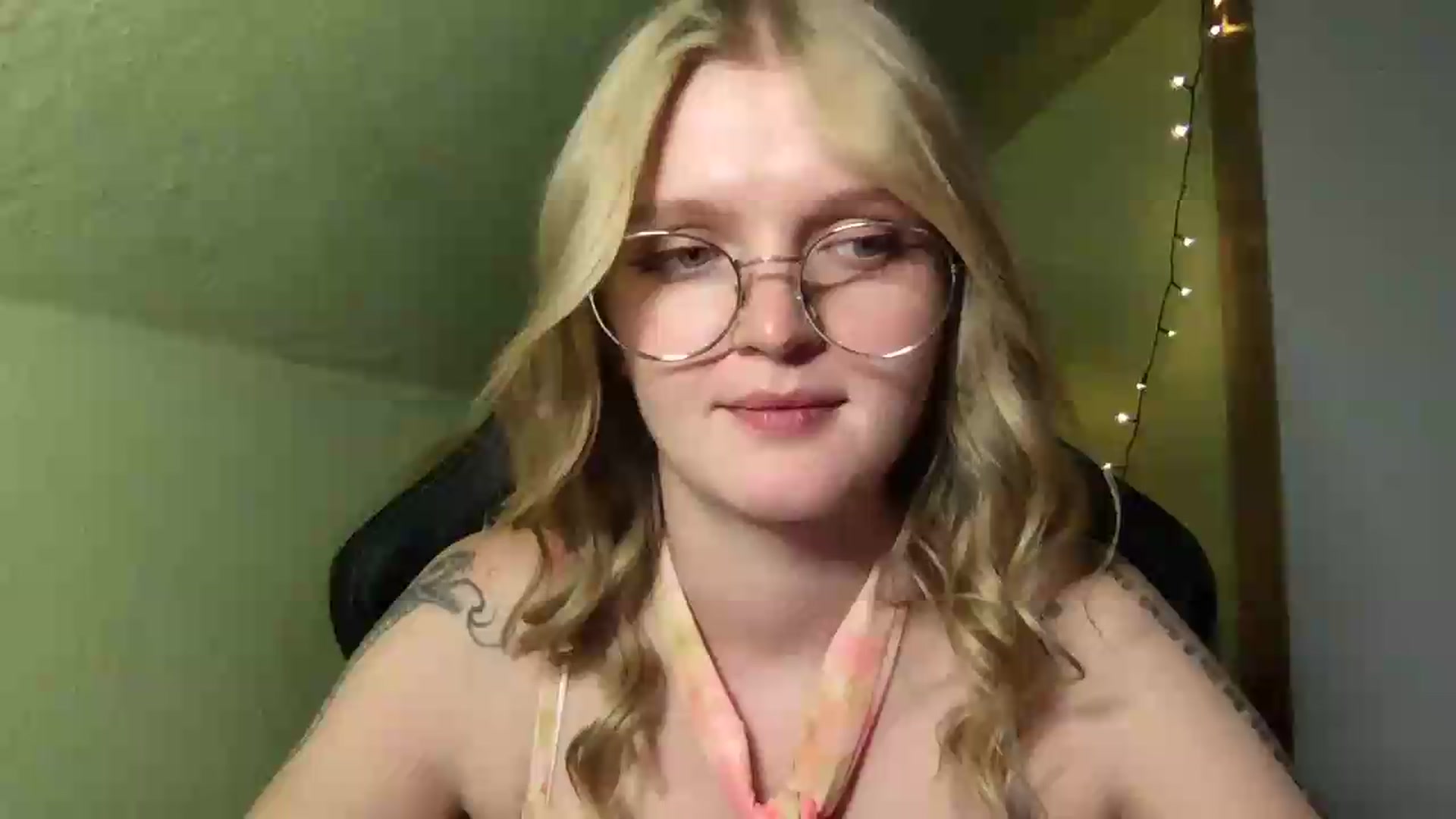 Gallery image thumbnail from Lovely_Ari's myfreecams stream on, 08/23/2026, 23:44 image 1 of 20