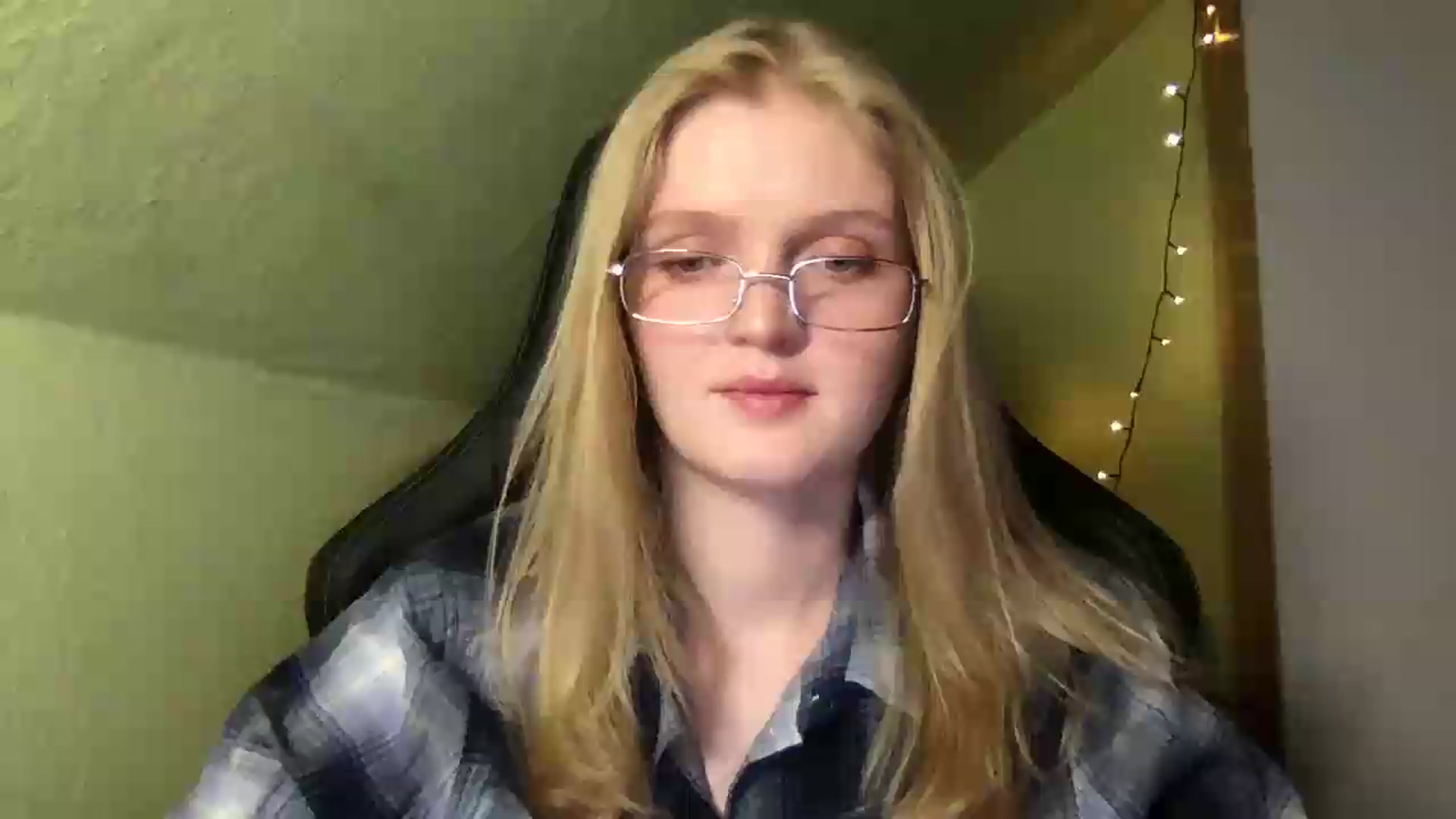 Gallery image thumbnail from Lovely_Ari's myfreecams stream on, 08/25/2026, 20:24 image 1 of 20