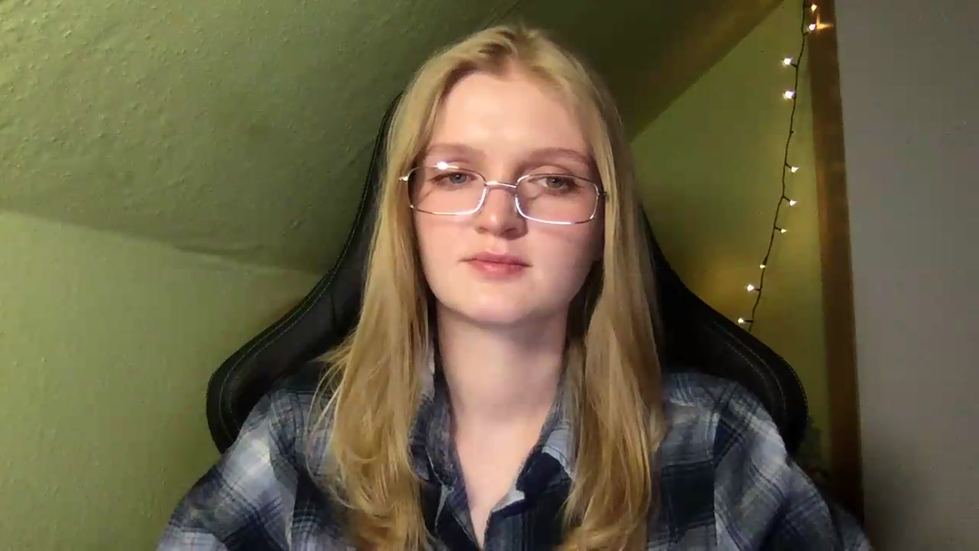 Gallery image thumbnail from Lovely_Ari's myfreecams stream on, 08/25/2026, 20:24 image 11 of 20