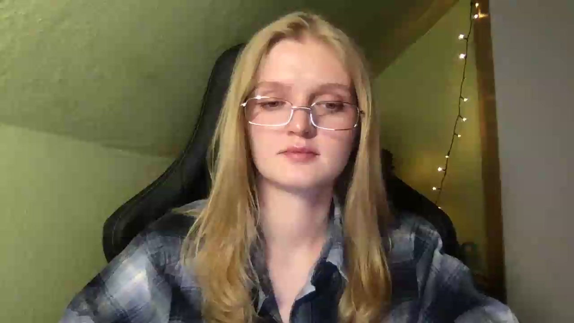 Gallery image thumbnail from Lovely_Ari's myfreecams stream on, 08/25/2026, 20:24 image 12 of 20