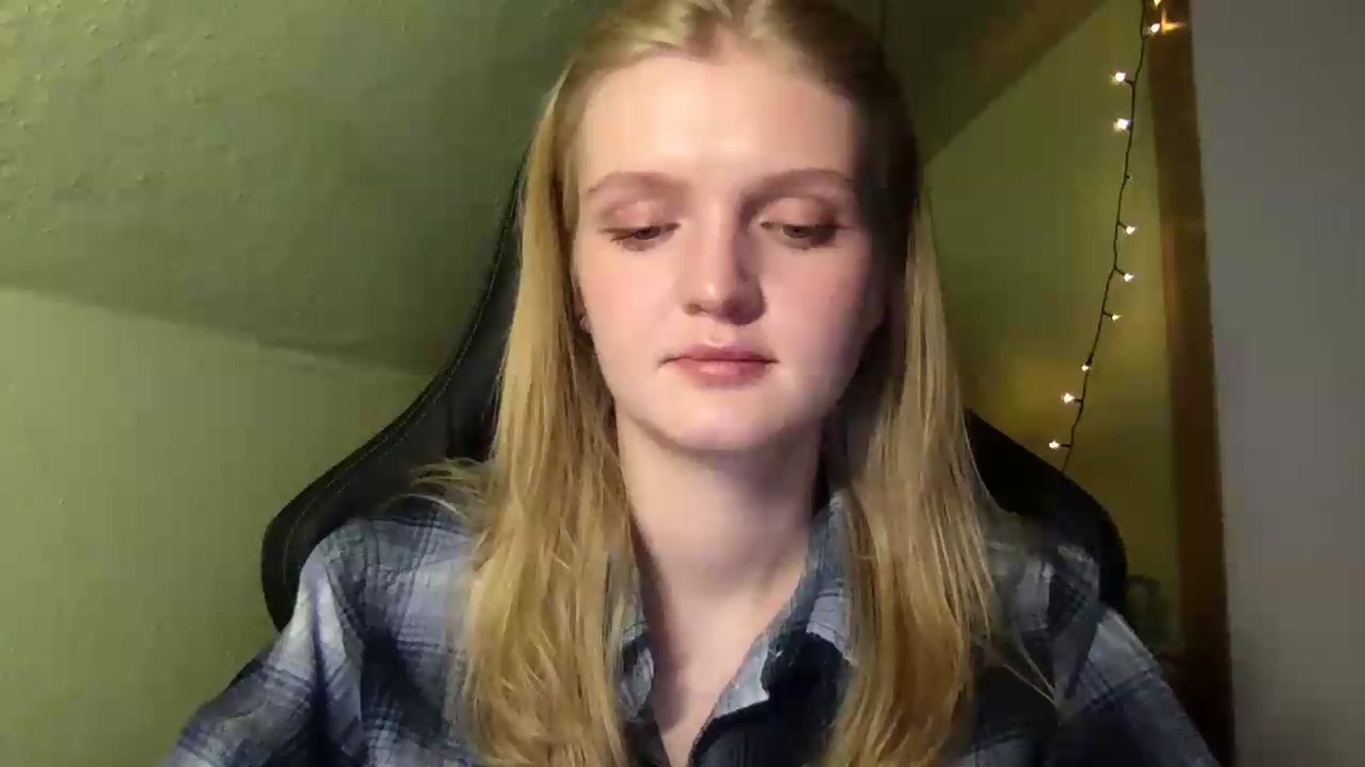 Gallery image thumbnail from Lovely_Ari's myfreecams stream on, 08/25/2026, 20:24 image 19 of 20