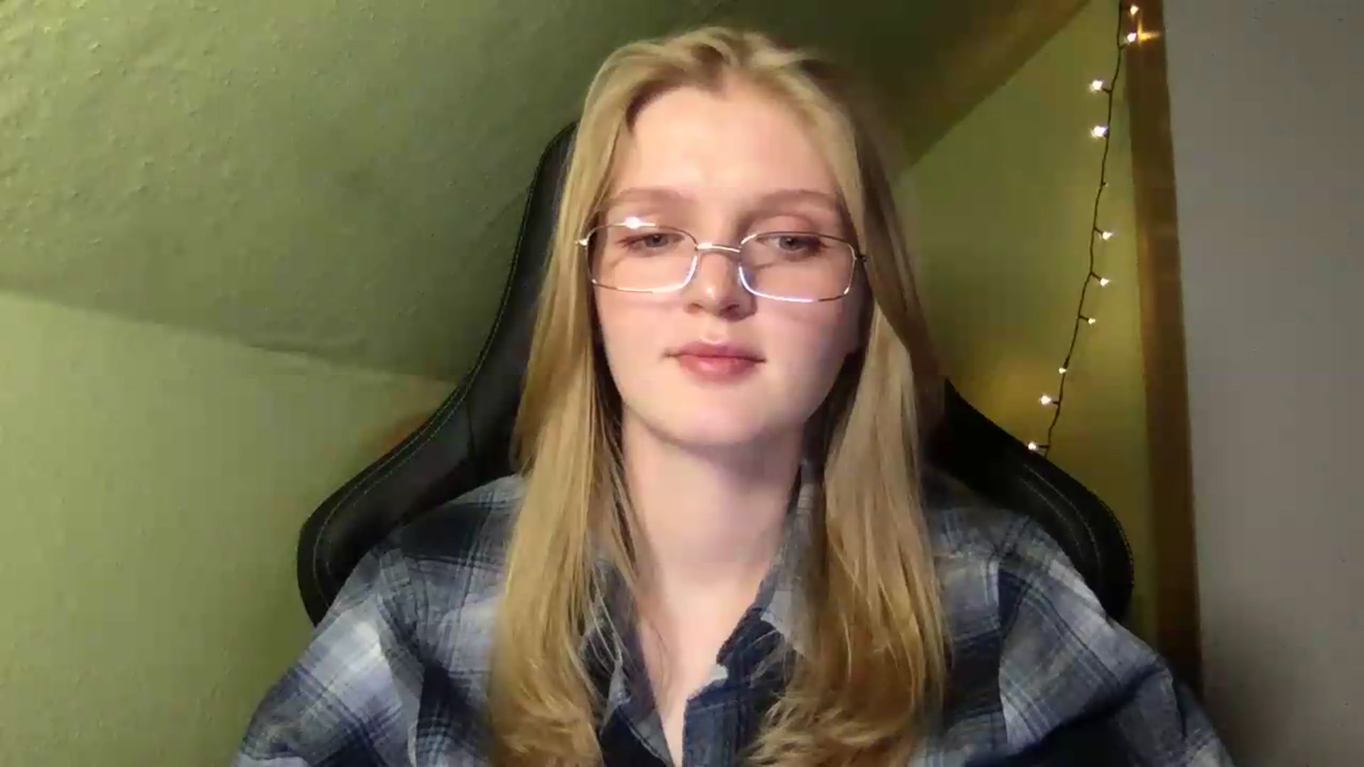 Gallery image thumbnail from Lovely_Ari's myfreecams stream on, 08/25/2026, 20:24 image 6 of 20