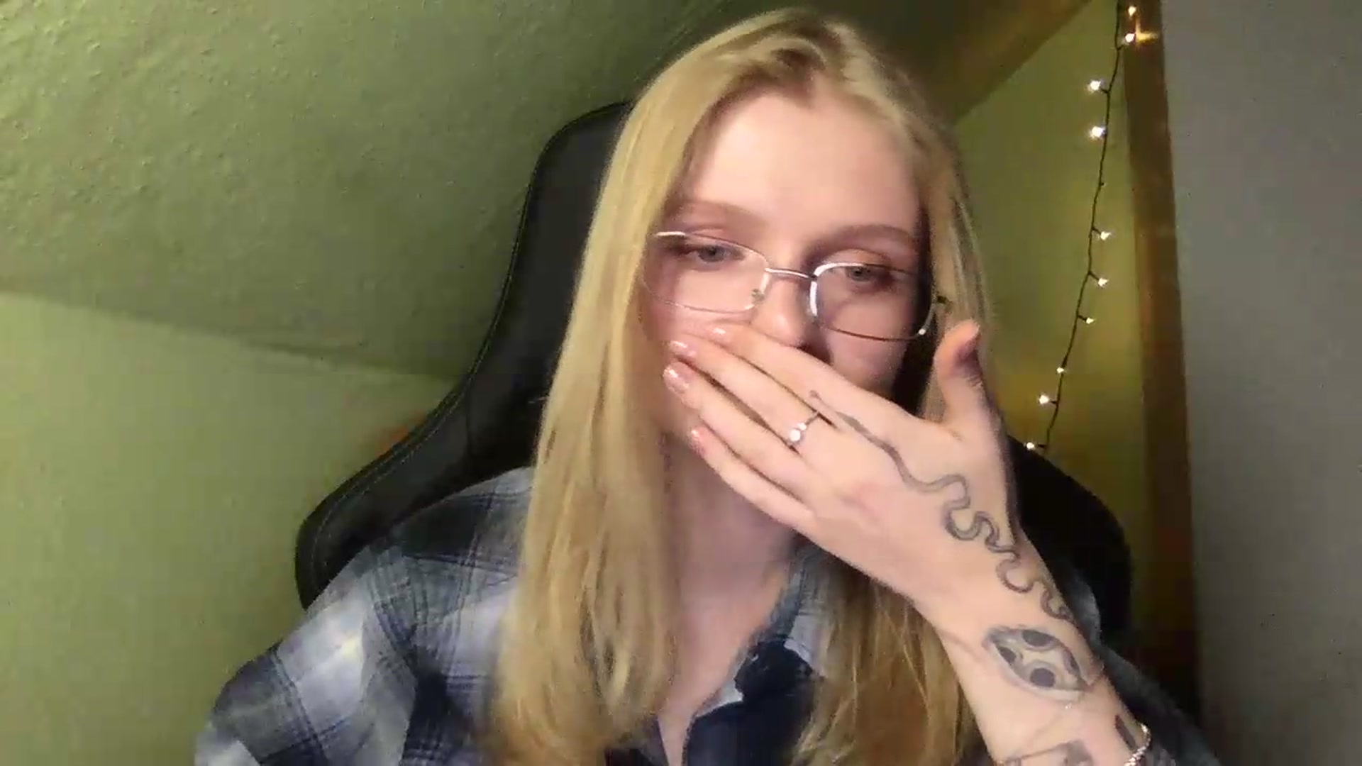 Gallery image thumbnail from Lovely_Ari's myfreecams stream on, 08/25/2026, 20:24 image 3 of 20