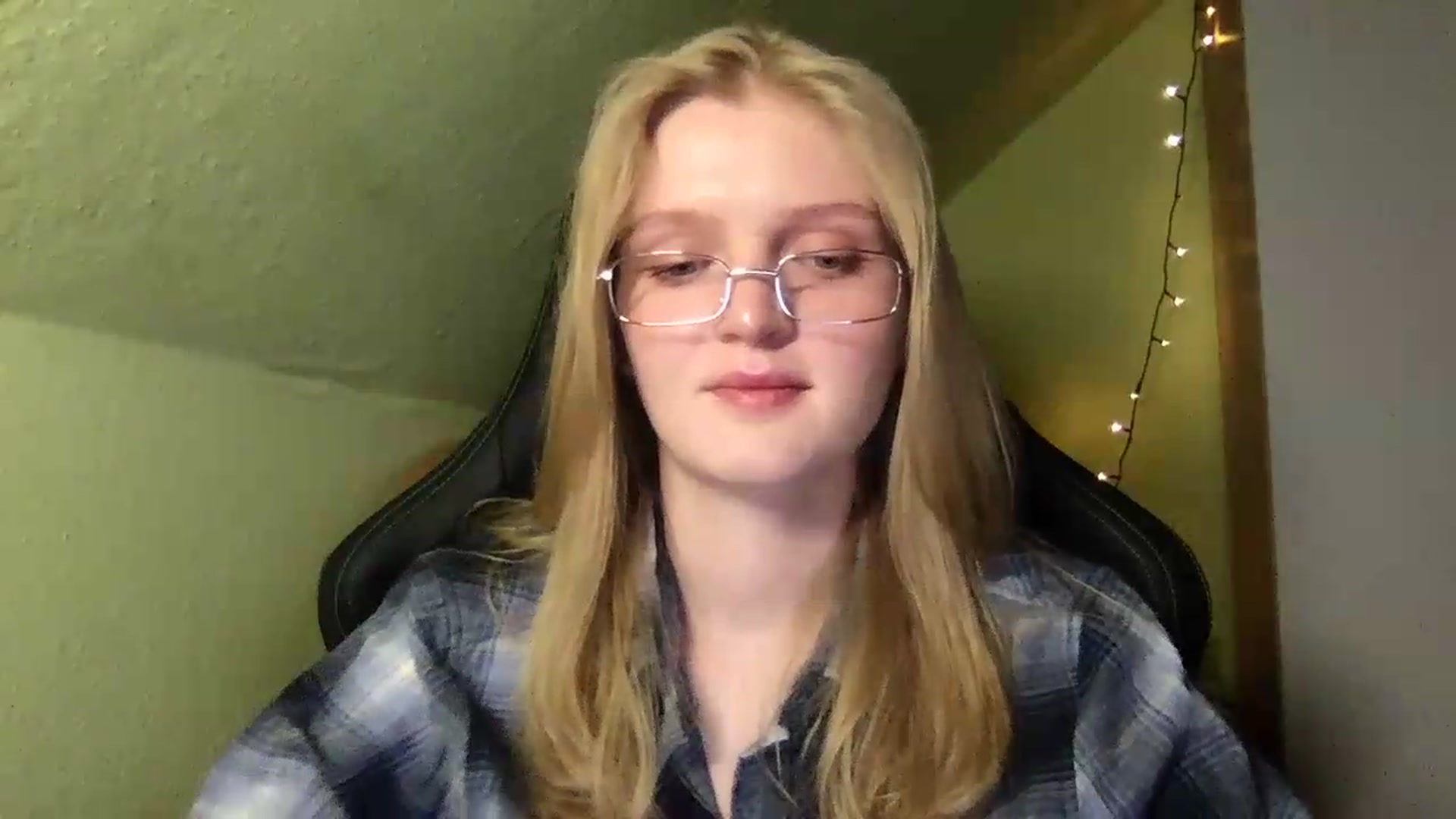 Gallery image thumbnail from Lovely_Ari's myfreecams stream on, 08/25/2026, 20:24 image 7 of 20
