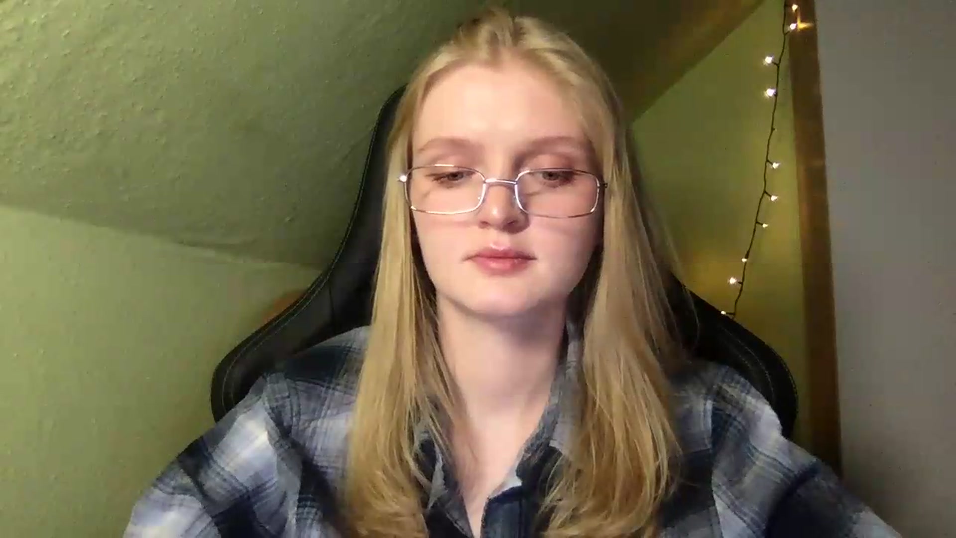 Gallery image thumbnail from Lovely_Ari's myfreecams stream on, 08/25/2026, 20:24 image 5 of 20