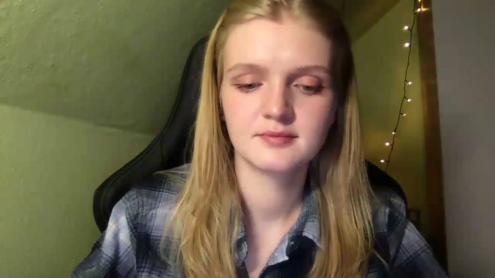 Gallery image thumbnail from Lovely_Ari's myfreecams stream on, 08/25/2026, 20:24 image 20 of 20