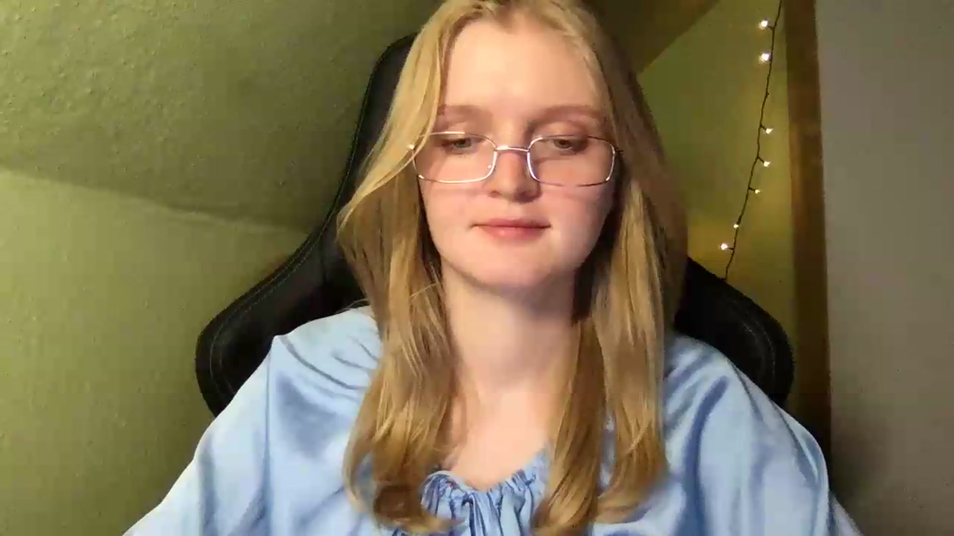 Gallery image thumbnail from Lovely_Ari's myfreecams stream on, 08/26/2026, 22:45 image 7 of 20