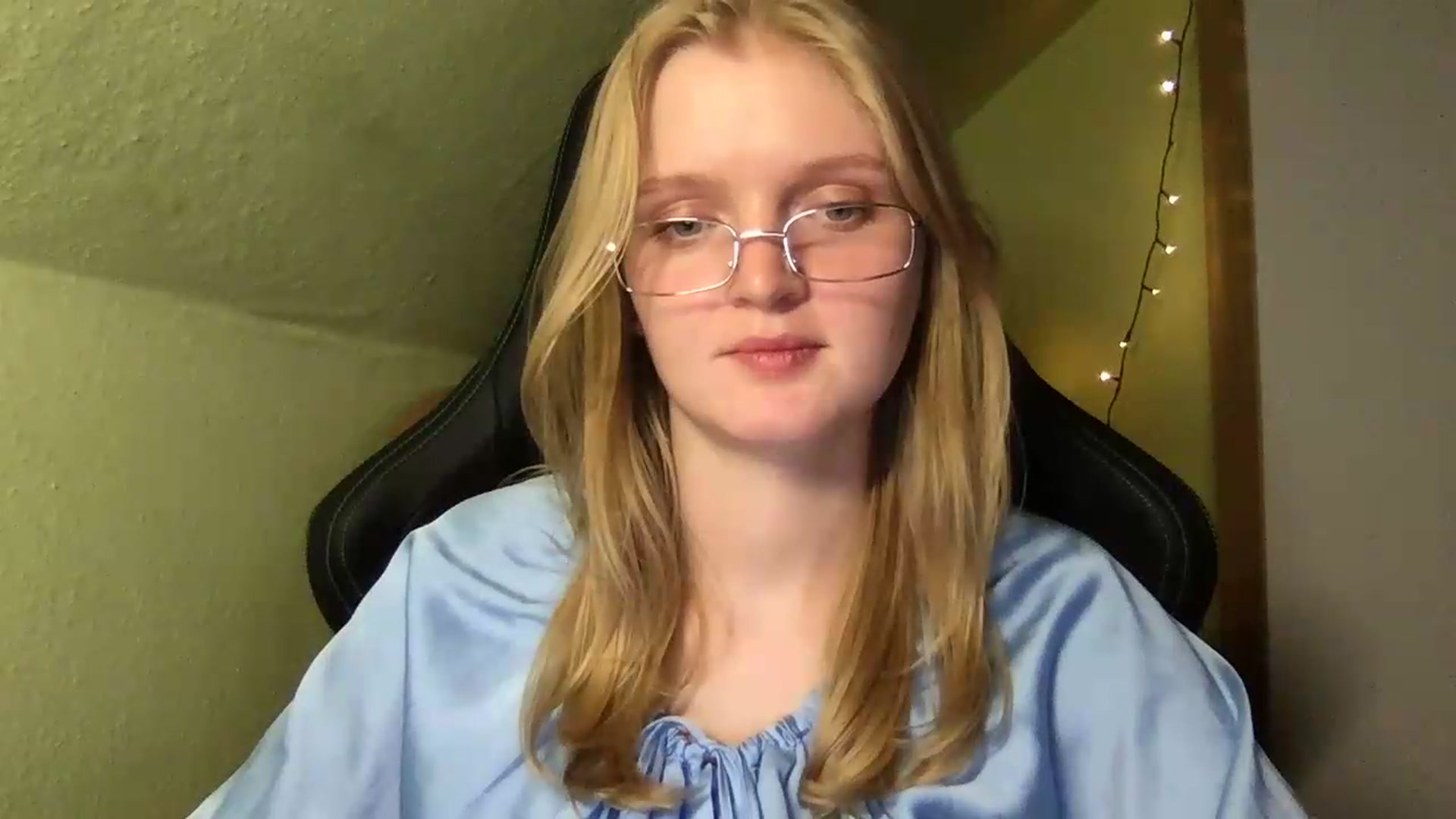 Gallery image thumbnail from Lovely_Ari's myfreecams stream on, 08/26/2026, 22:45 image 14 of 20