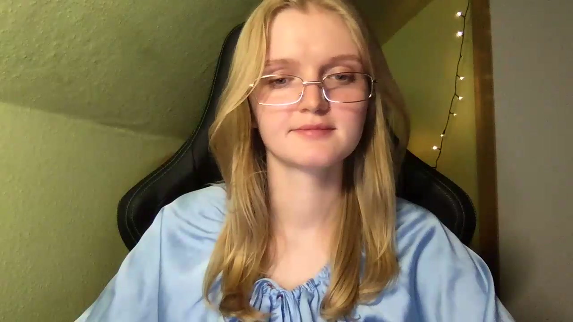 Gallery image thumbnail from Lovely_Ari's myfreecams stream on, 08/26/2026, 22:45 image 6 of 20