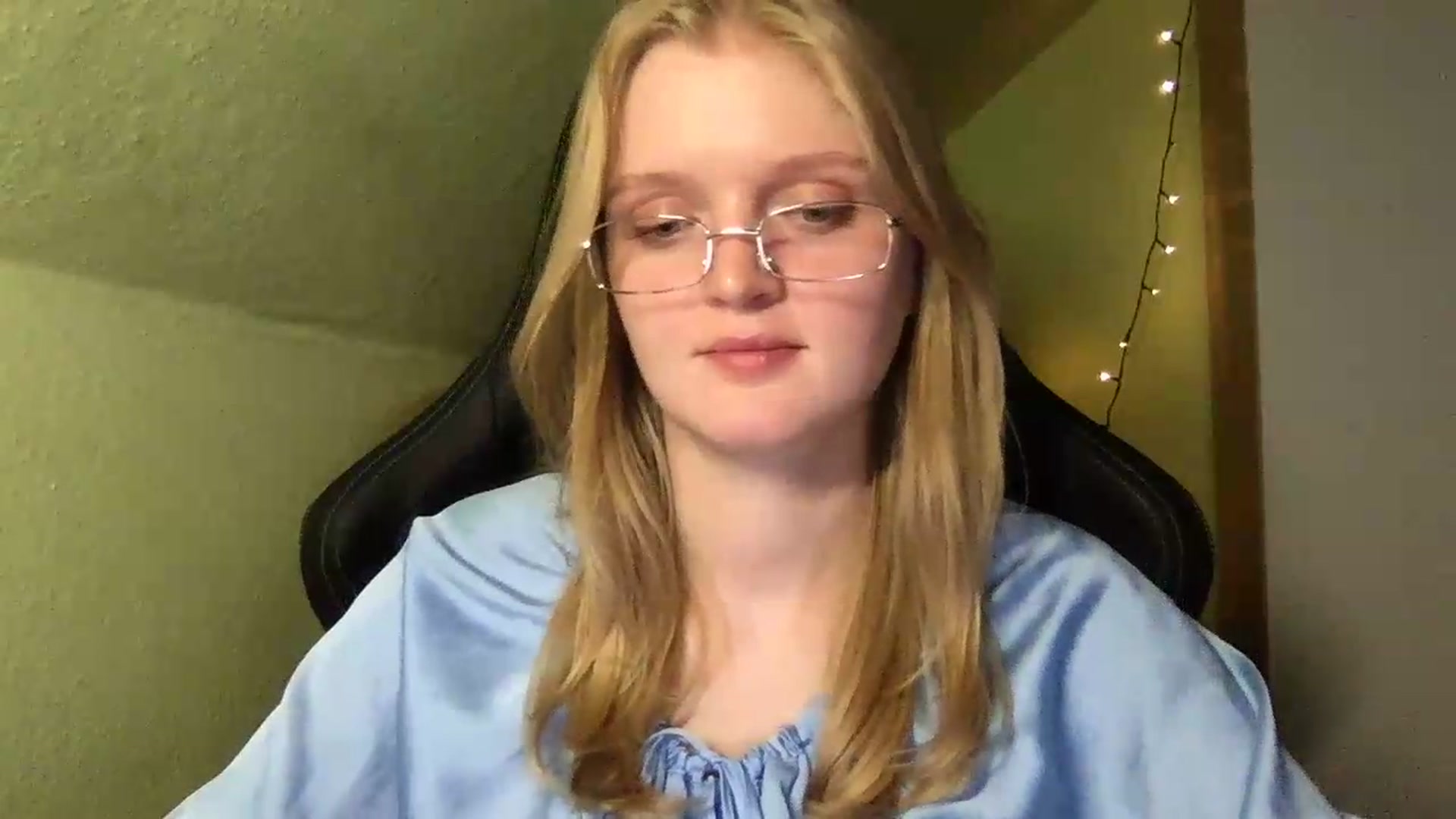 Gallery image thumbnail from Lovely_Ari's myfreecams stream on, 08/26/2026, 22:45 image 13 of 20