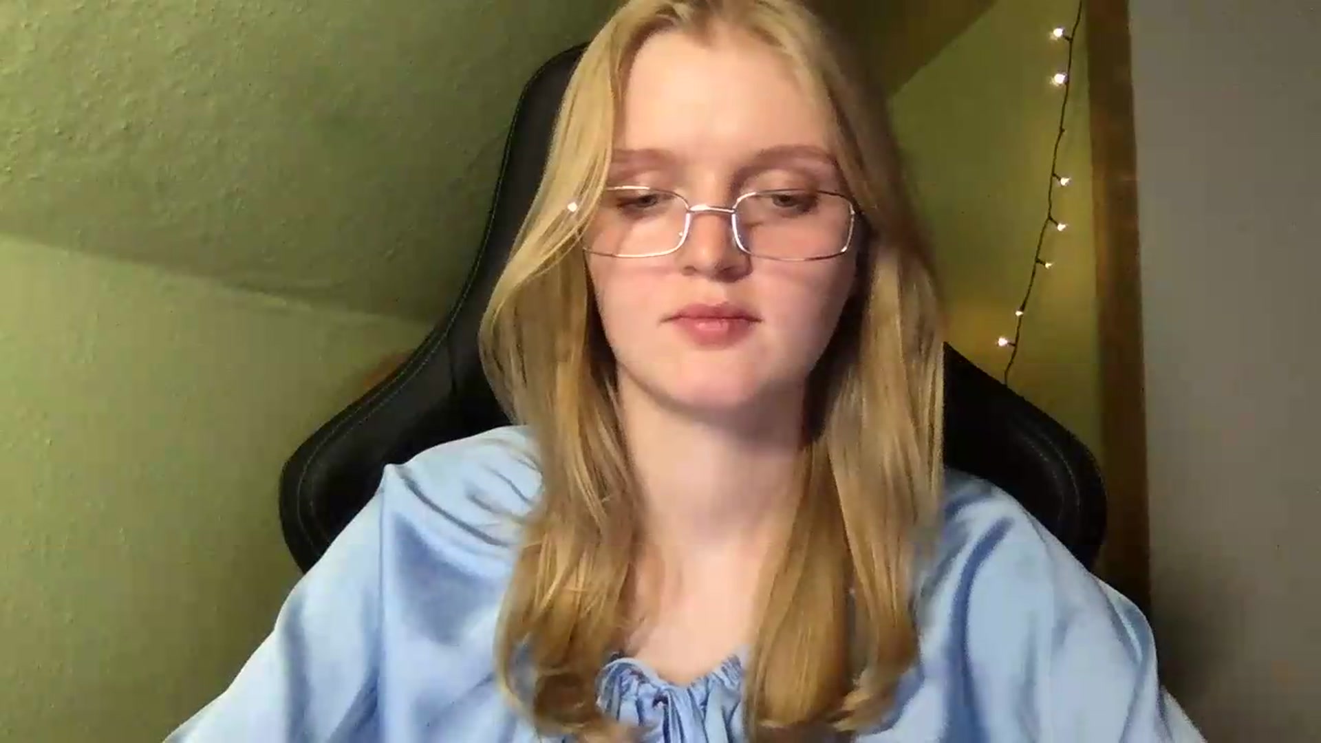 Gallery image thumbnail from Lovely_Ari's myfreecams stream on, 08/26/2026, 22:45 image 16 of 20