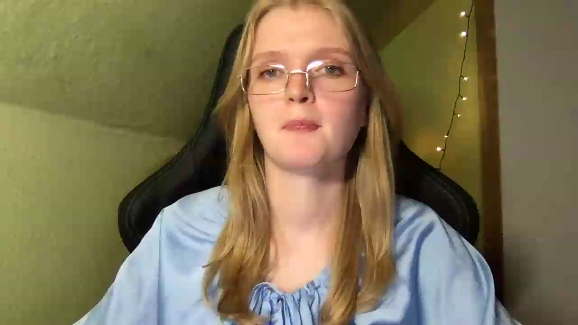 Gallery image thumbnail from Lovely_Ari's myfreecams stream on, 08/26/2026, 22:45 image 5 of 20
