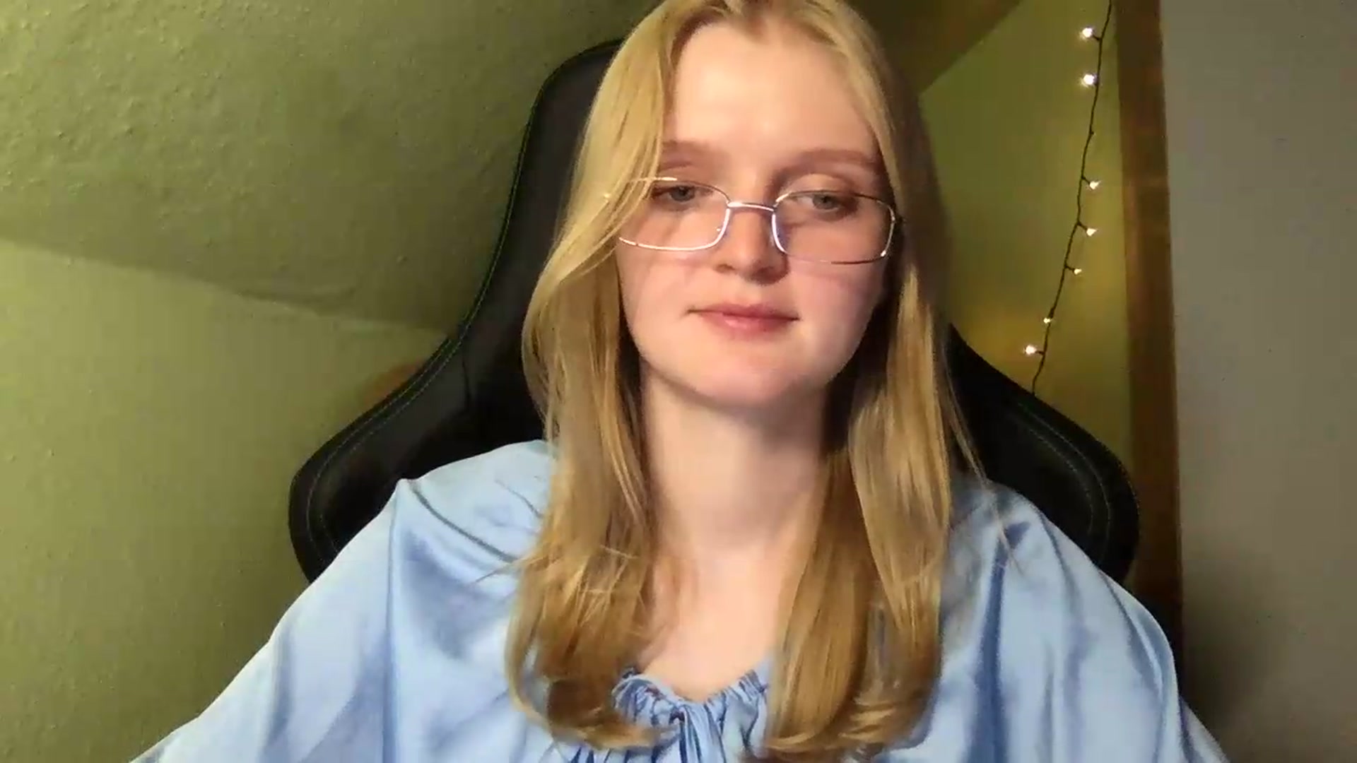 Gallery image thumbnail from Lovely_Ari's myfreecams stream on, 08/26/2026, 22:45 image 20 of 20