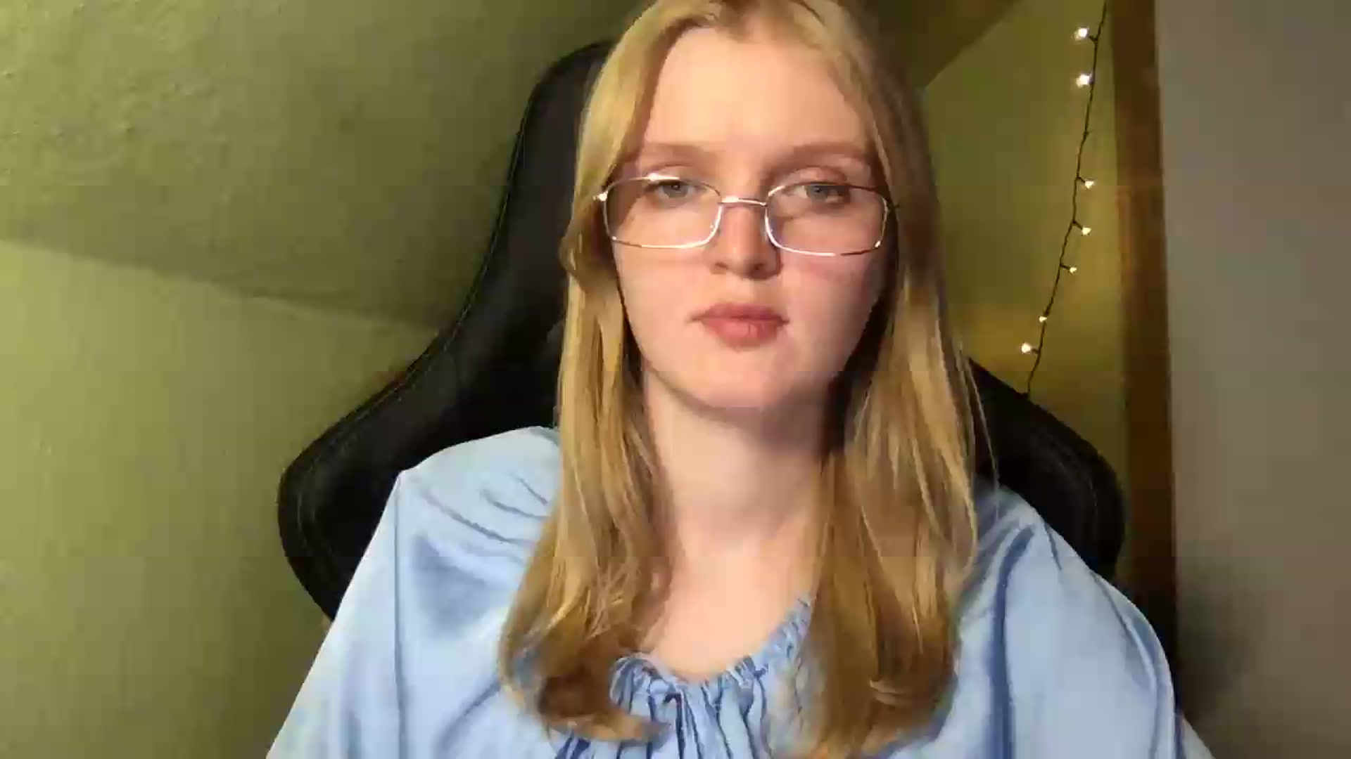 Gallery image thumbnail from Lovely_Ari's myfreecams stream on, 08/26/2026, 22:45 image 1 of 20