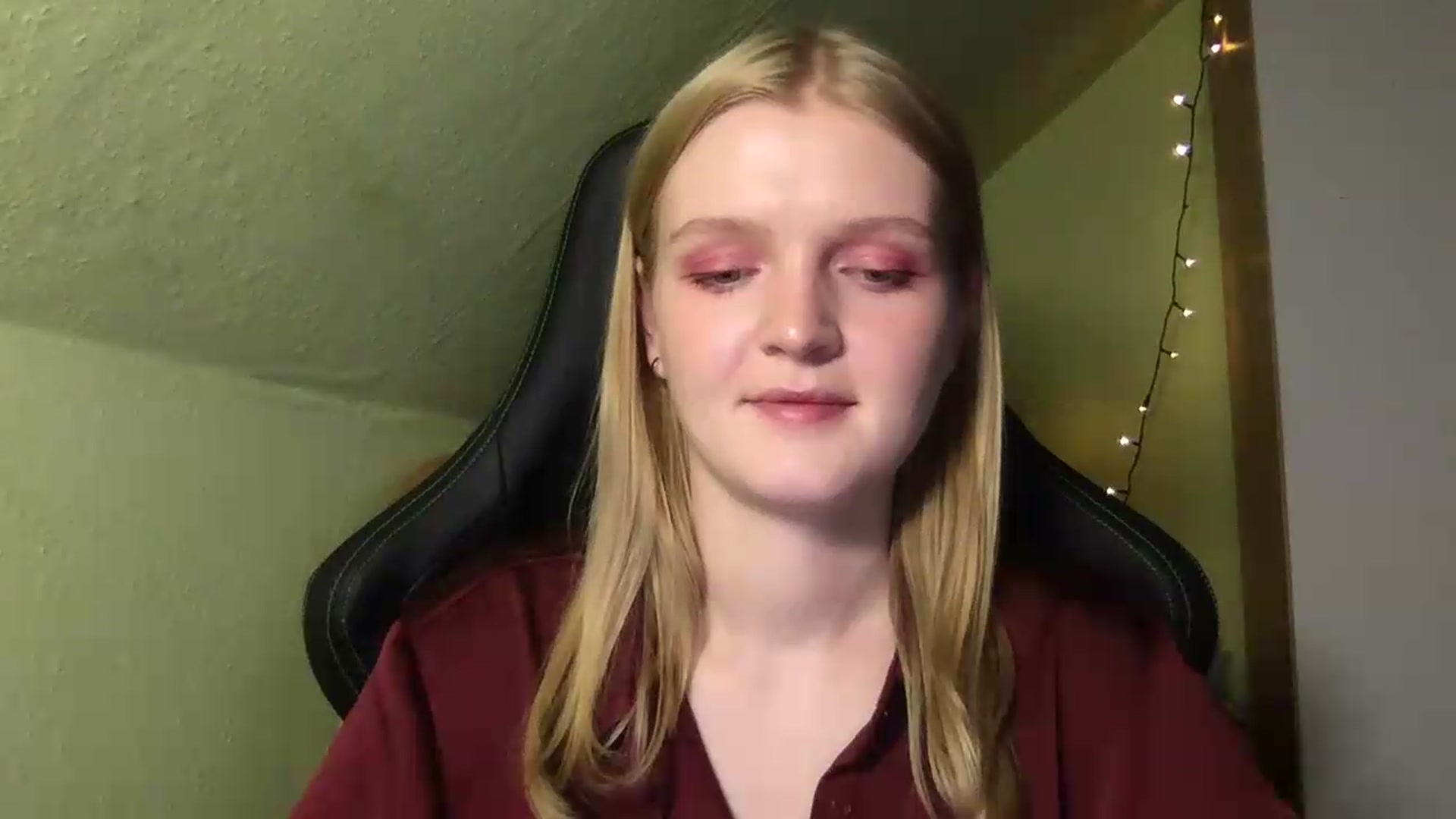Gallery image thumbnail from Lovely_Ari's myfreecams stream on, 08/28/2026, 21:21 image 10 of 20