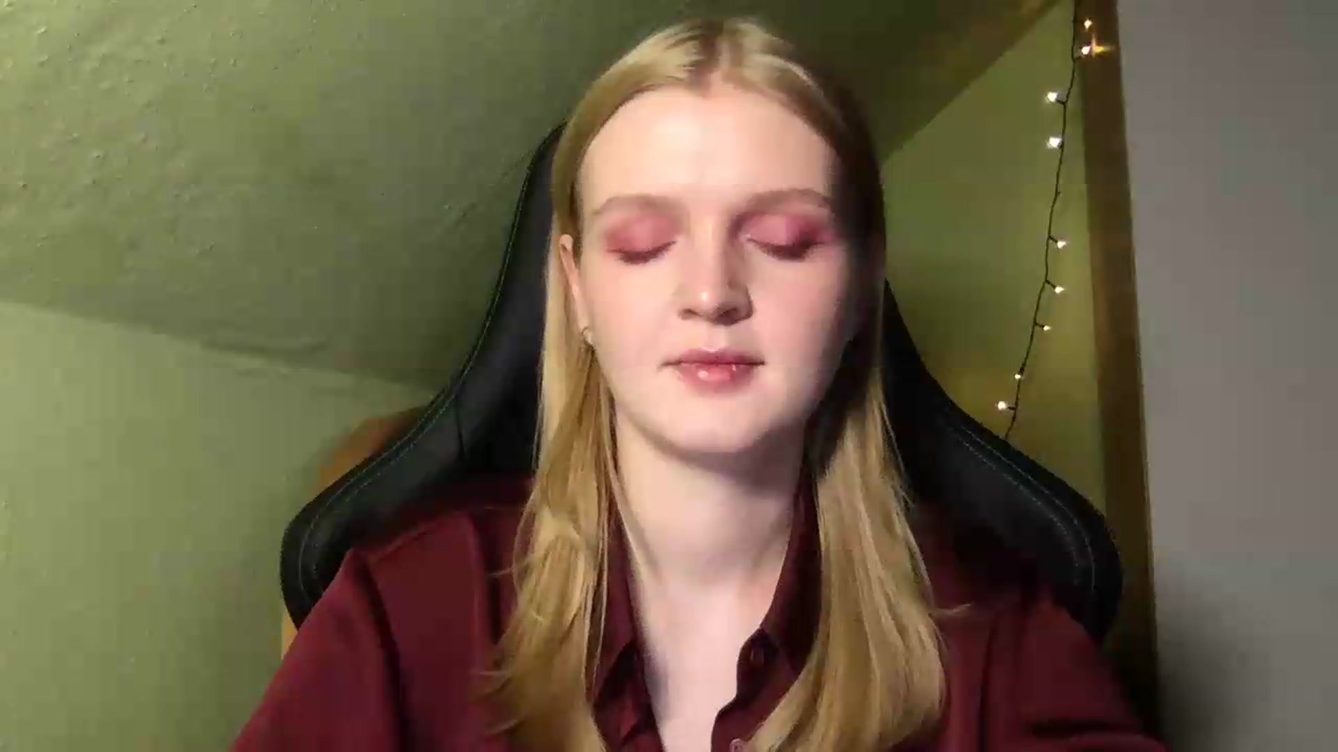 Gallery image thumbnail from Lovely_Ari's myfreecams stream on, 08/28/2026, 21:21 image 4 of 20