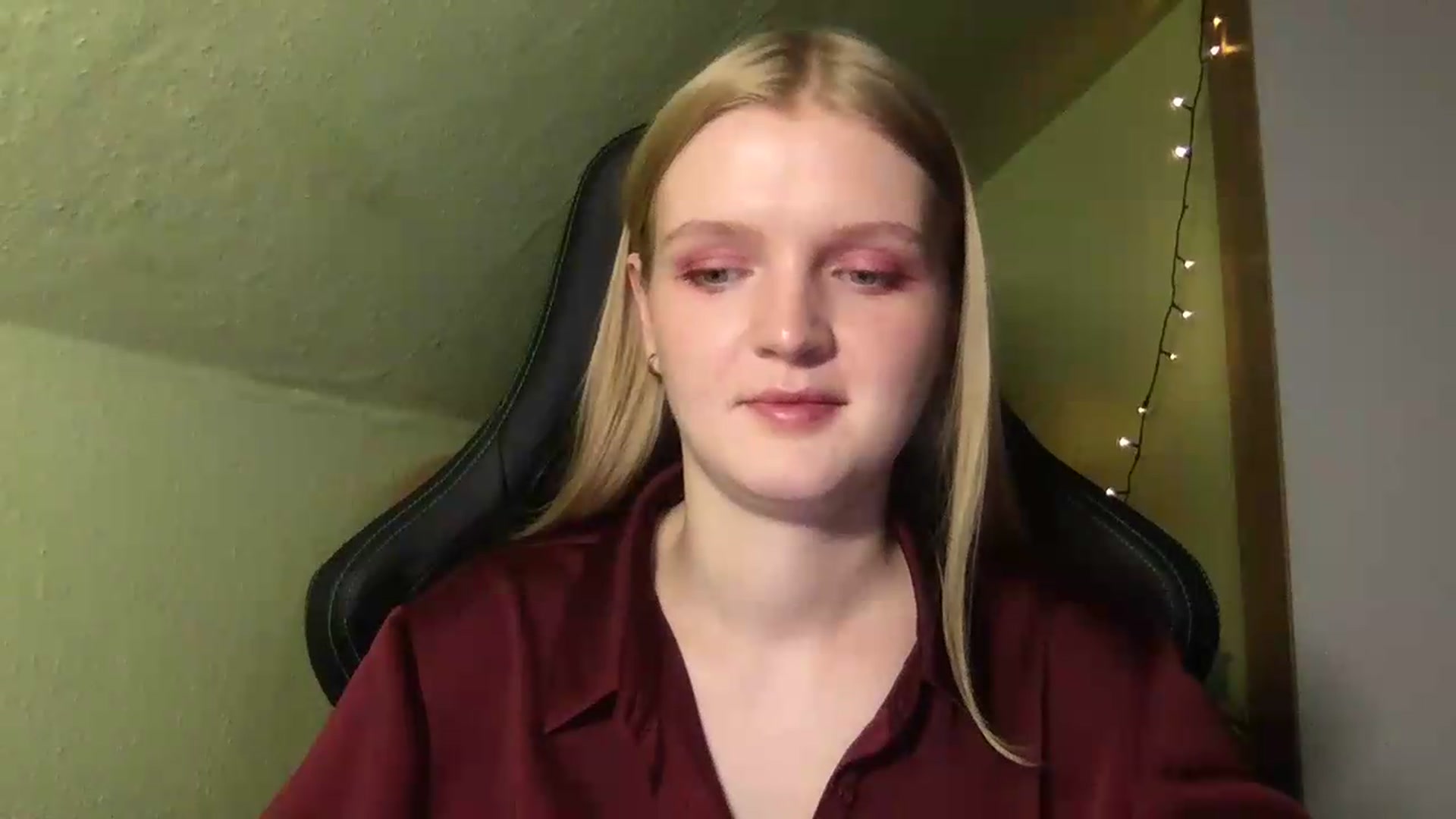 Gallery image thumbnail from Lovely_Ari's myfreecams stream on, 08/28/2026, 21:21 image 9 of 20
