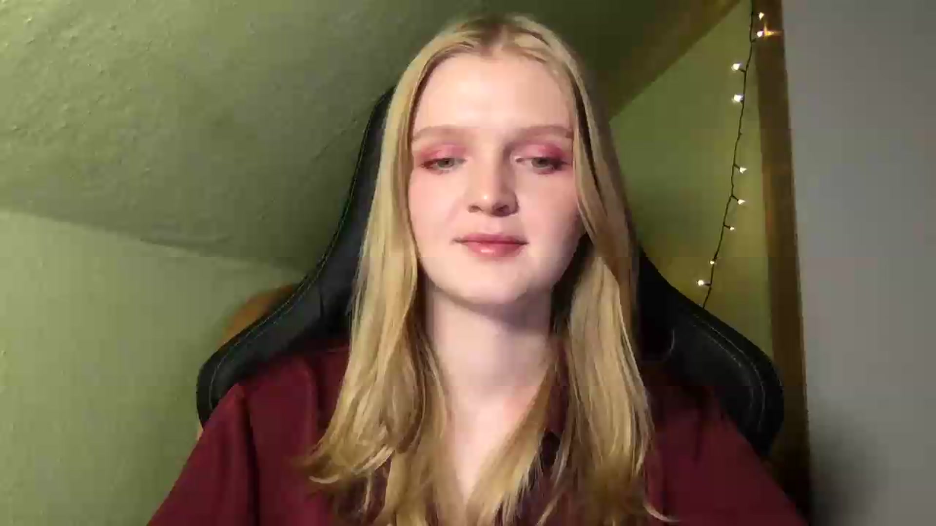 Gallery image thumbnail from Lovely_Ari's myfreecams stream on, 08/28/2026, 21:21 image 2 of 20