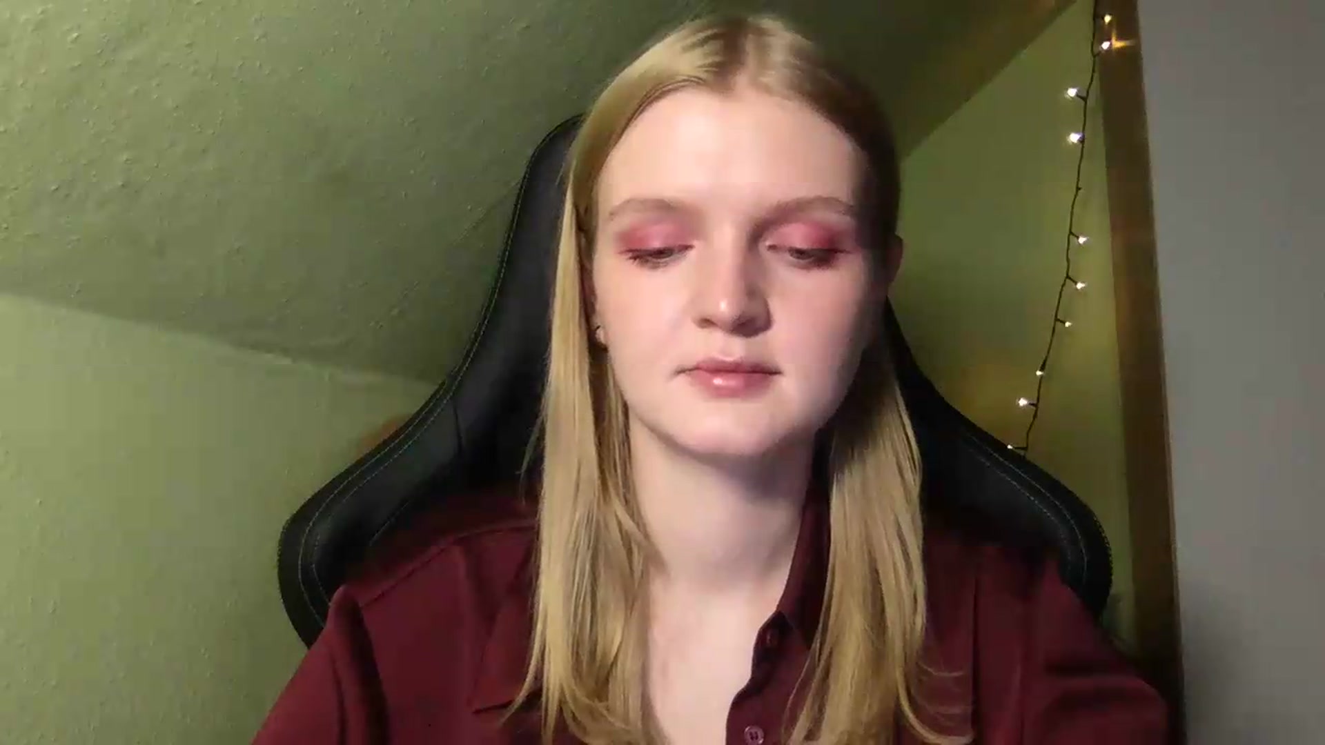 Gallery image thumbnail from Lovely_Ari's myfreecams stream on, 08/28/2026, 21:21 image 14 of 20