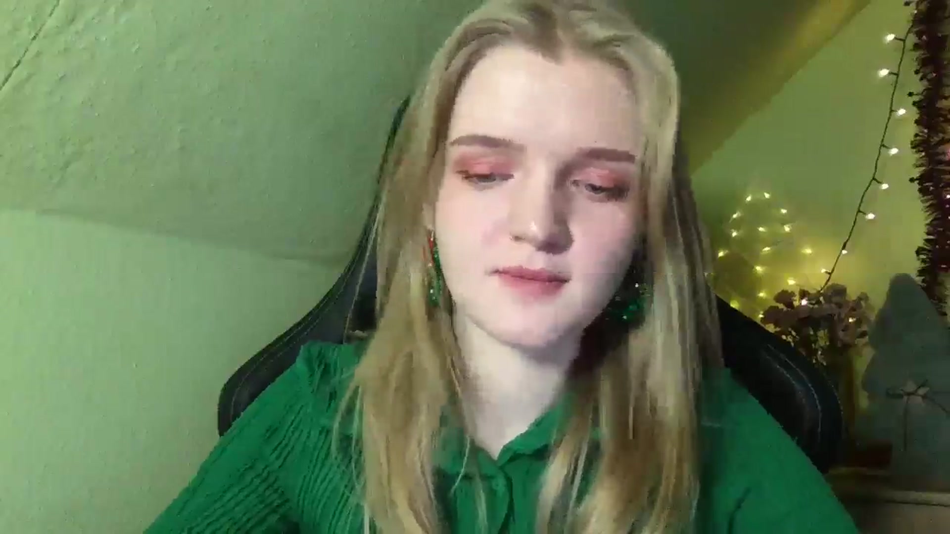 Gallery image thumbnail from Lovely_Kitten's myfreecams stream on, 12/24/2025, 17:12 image 15 of 20