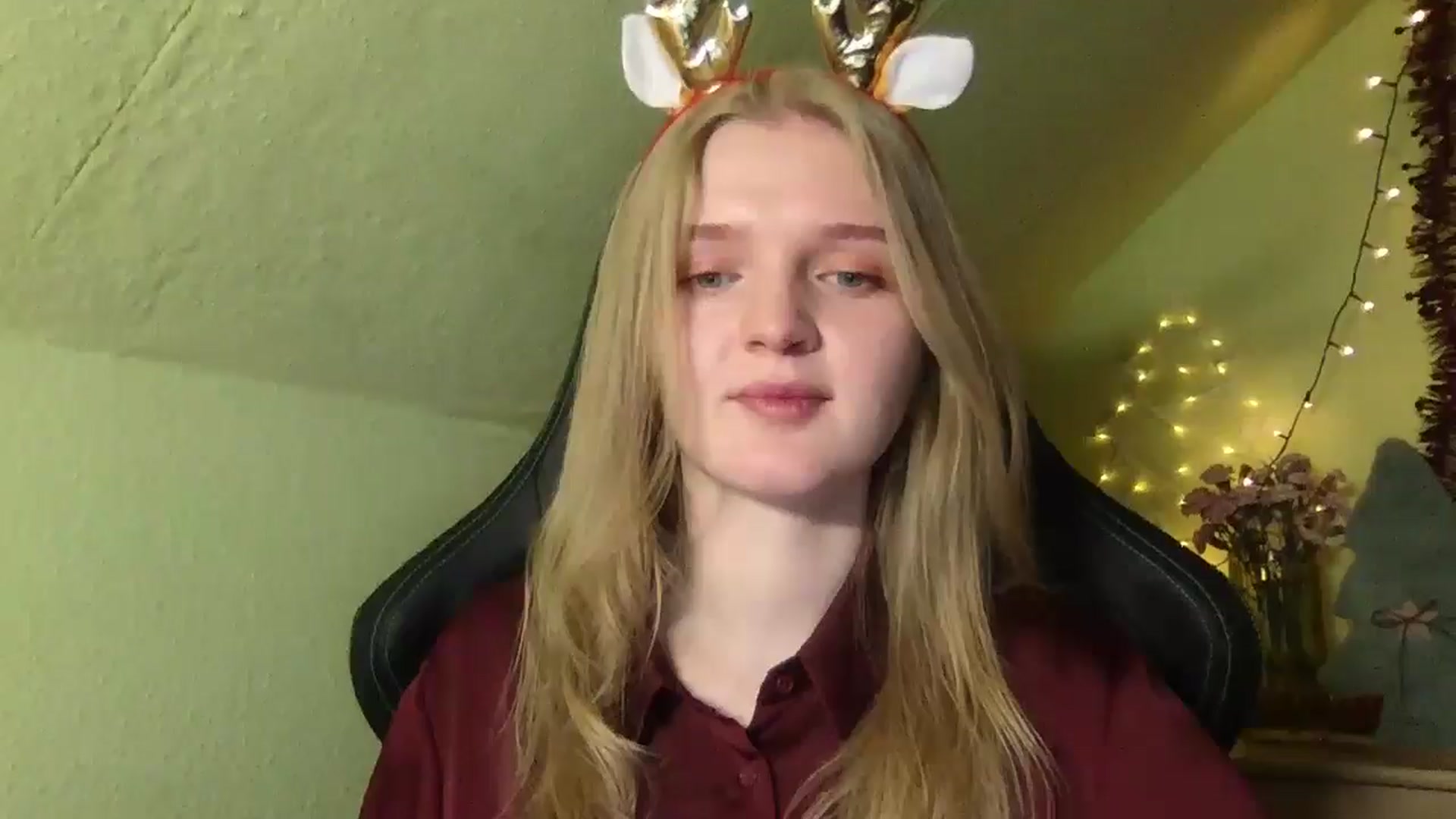 Gallery image thumbnail from Lovely_Kitten's myfreecams stream on, 12/25/2025, 17:18 image 9 of 20