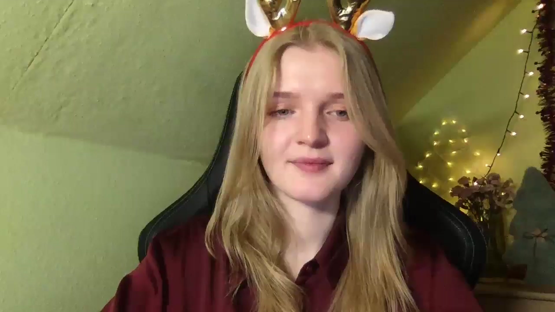 Gallery image thumbnail from Lovely_Kitten's myfreecams stream on, 12/25/2025, 17:18 image 15 of 20