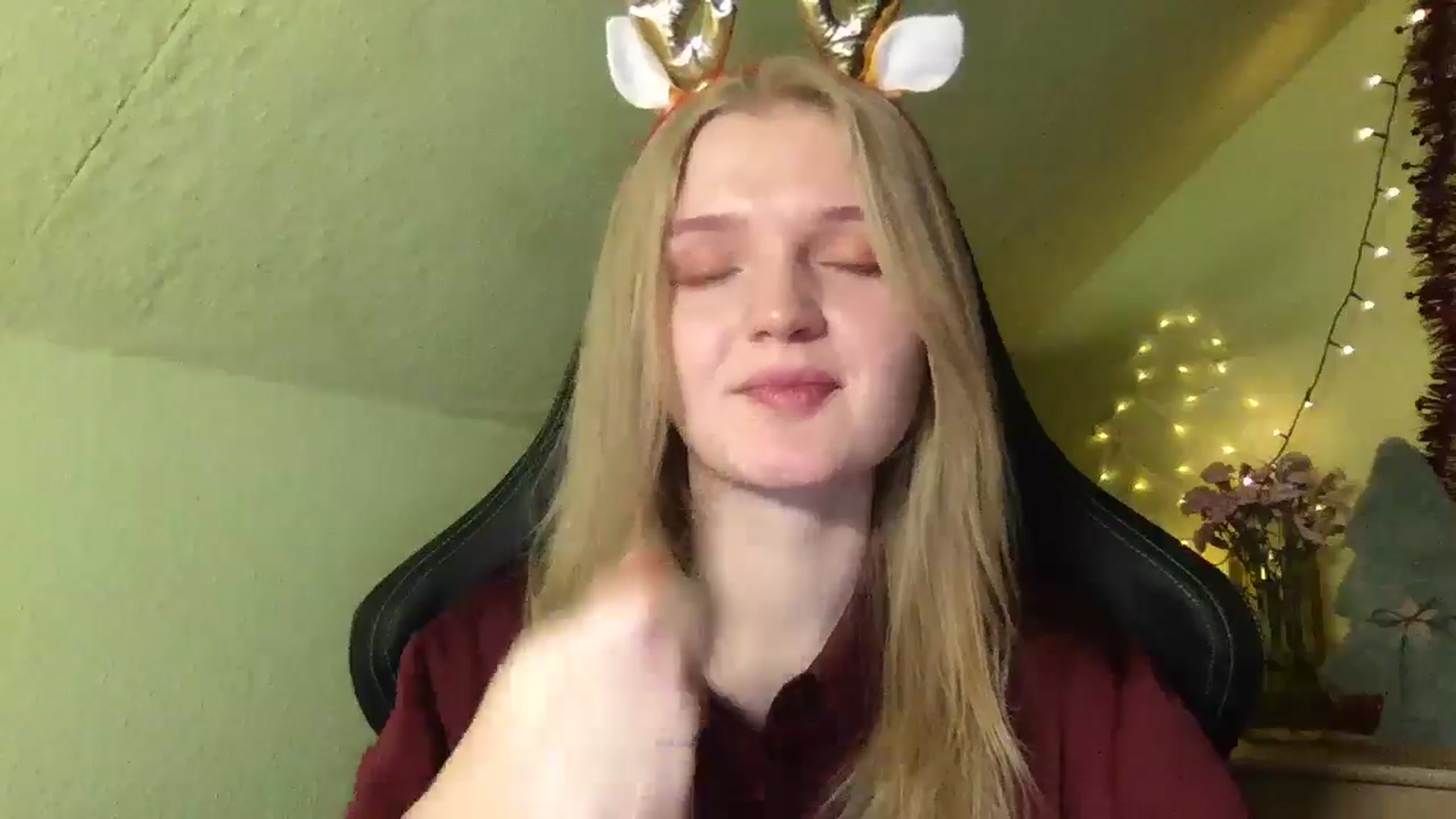 Gallery image thumbnail from Lovely_Kitten's myfreecams stream on, 12/25/2025, 17:18 image 3 of 20