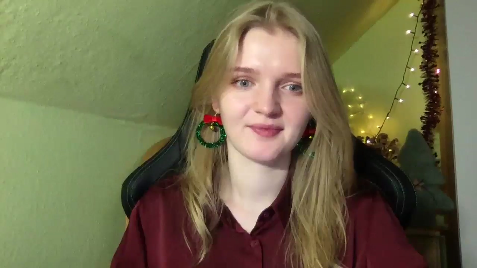 Gallery image thumbnail from Lovely_Kitten's myfreecams stream on, 12/25/2025, 20:32 image 15 of 20