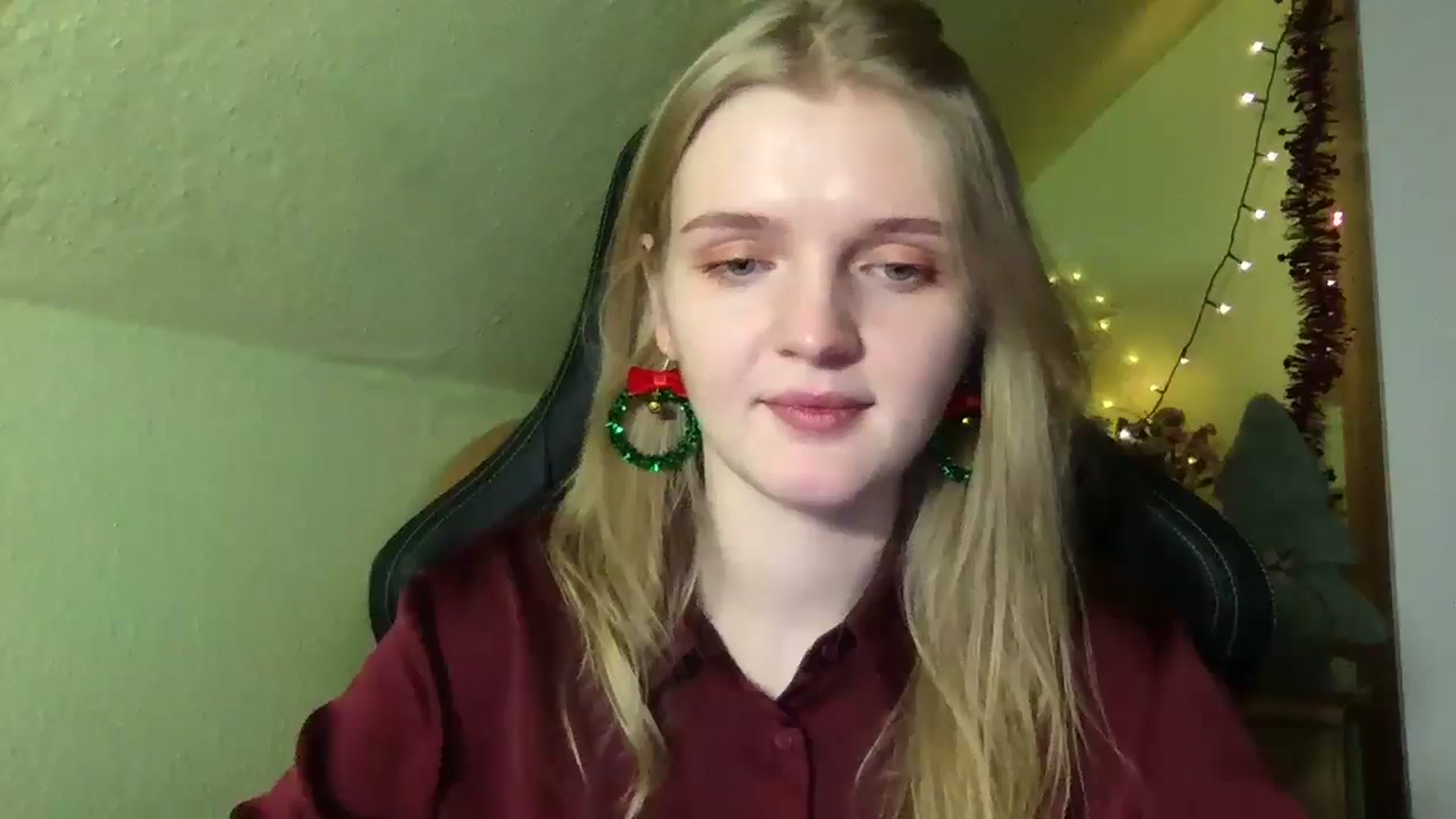 Gallery image thumbnail from Lovely_Kitten's myfreecams stream on, 12/25/2025, 20:32 image 9 of 20