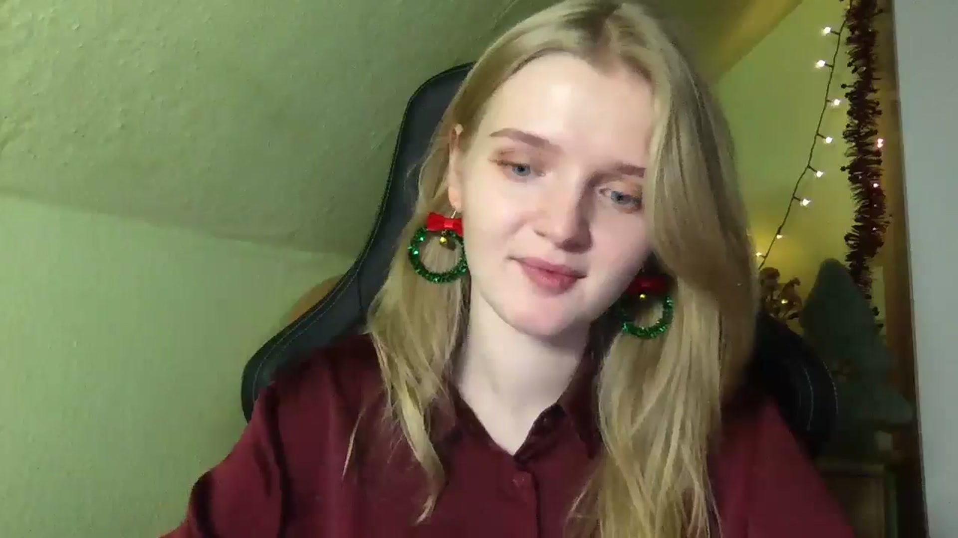 Gallery image thumbnail from Lovely_Kitten's myfreecams stream on, 12/25/2025, 20:32 image 6 of 20