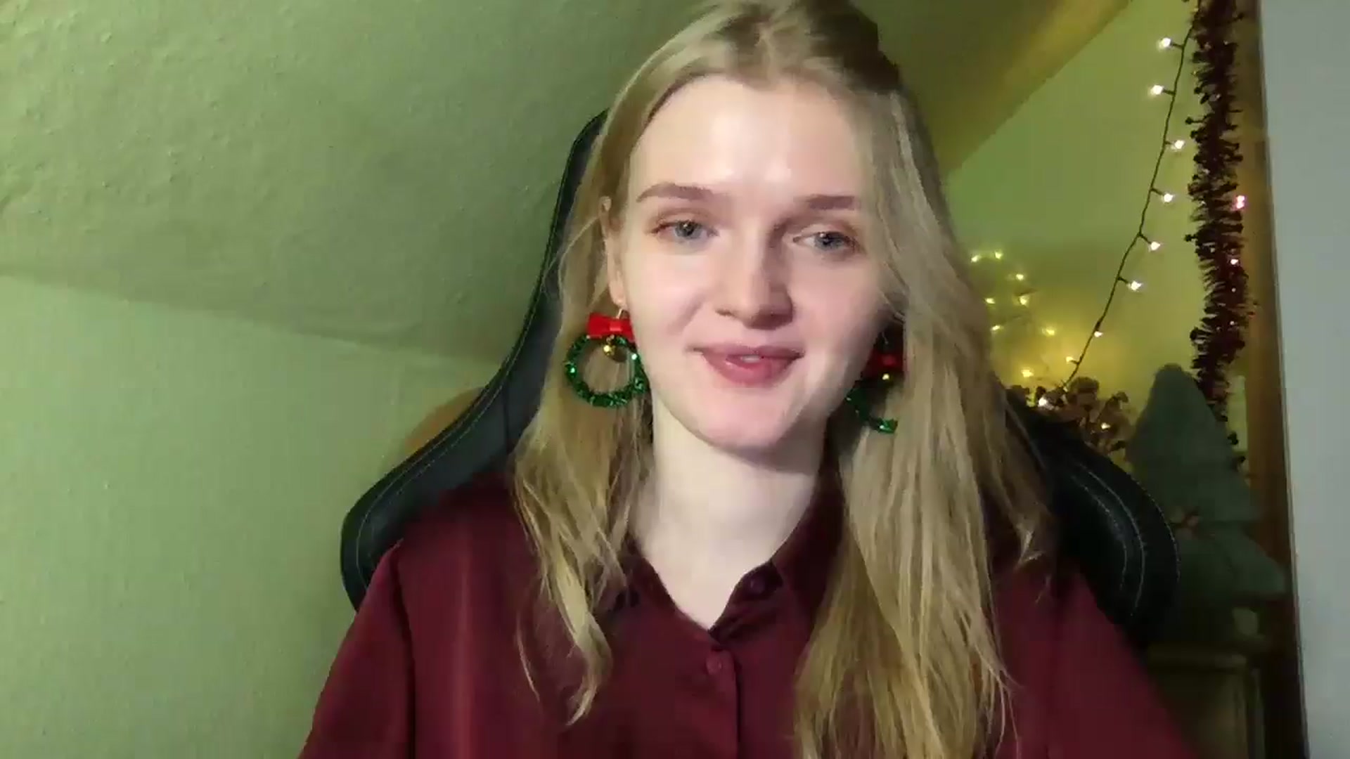 Gallery image thumbnail from Lovely_Kitten's myfreecams stream on, 12/25/2025, 20:32 image 10 of 20