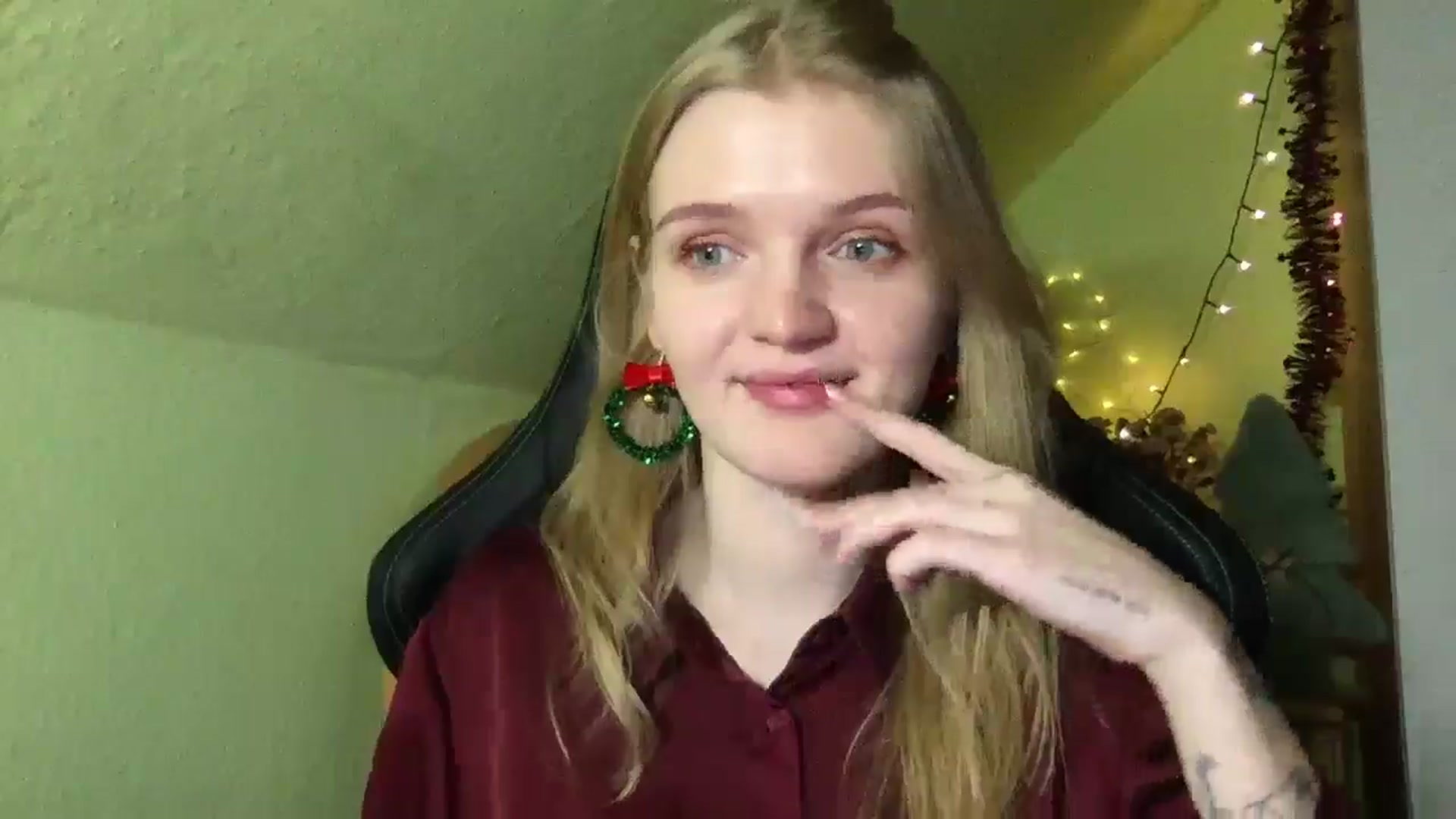 Gallery image thumbnail from Lovely_Kitten's myfreecams stream on, 12/25/2025, 20:32 image 8 of 20