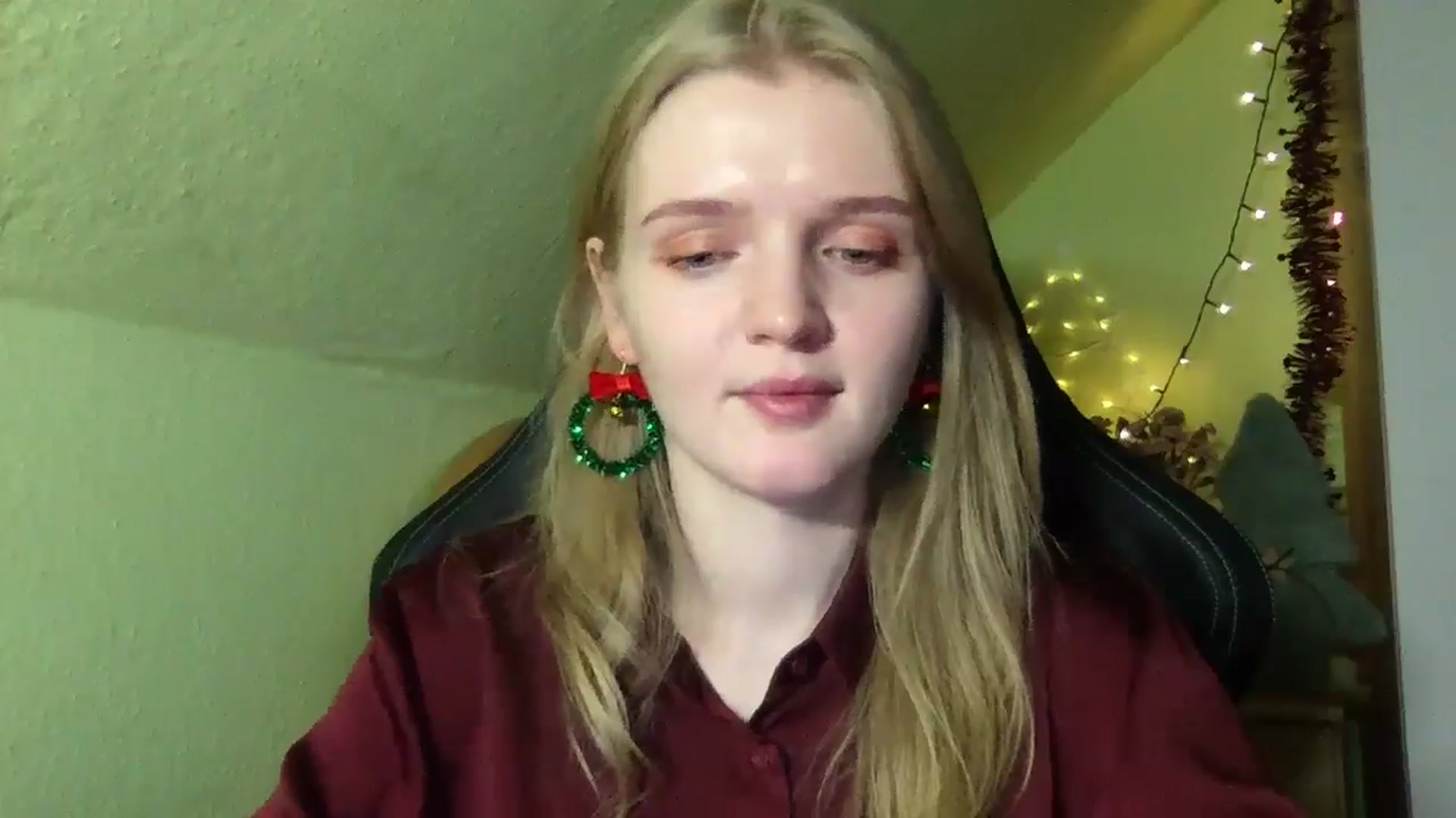 Gallery image thumbnail from Lovely_Kitten's myfreecams stream on, 12/25/2025, 20:32 image 17 of 20