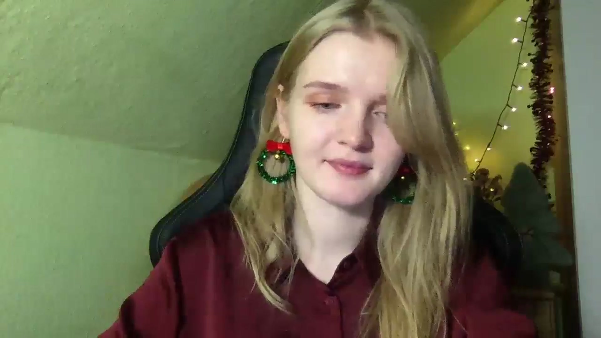 Gallery image thumbnail from Lovely_Kitten's myfreecams stream on, 12/25/2025, 20:32 image 5 of 20