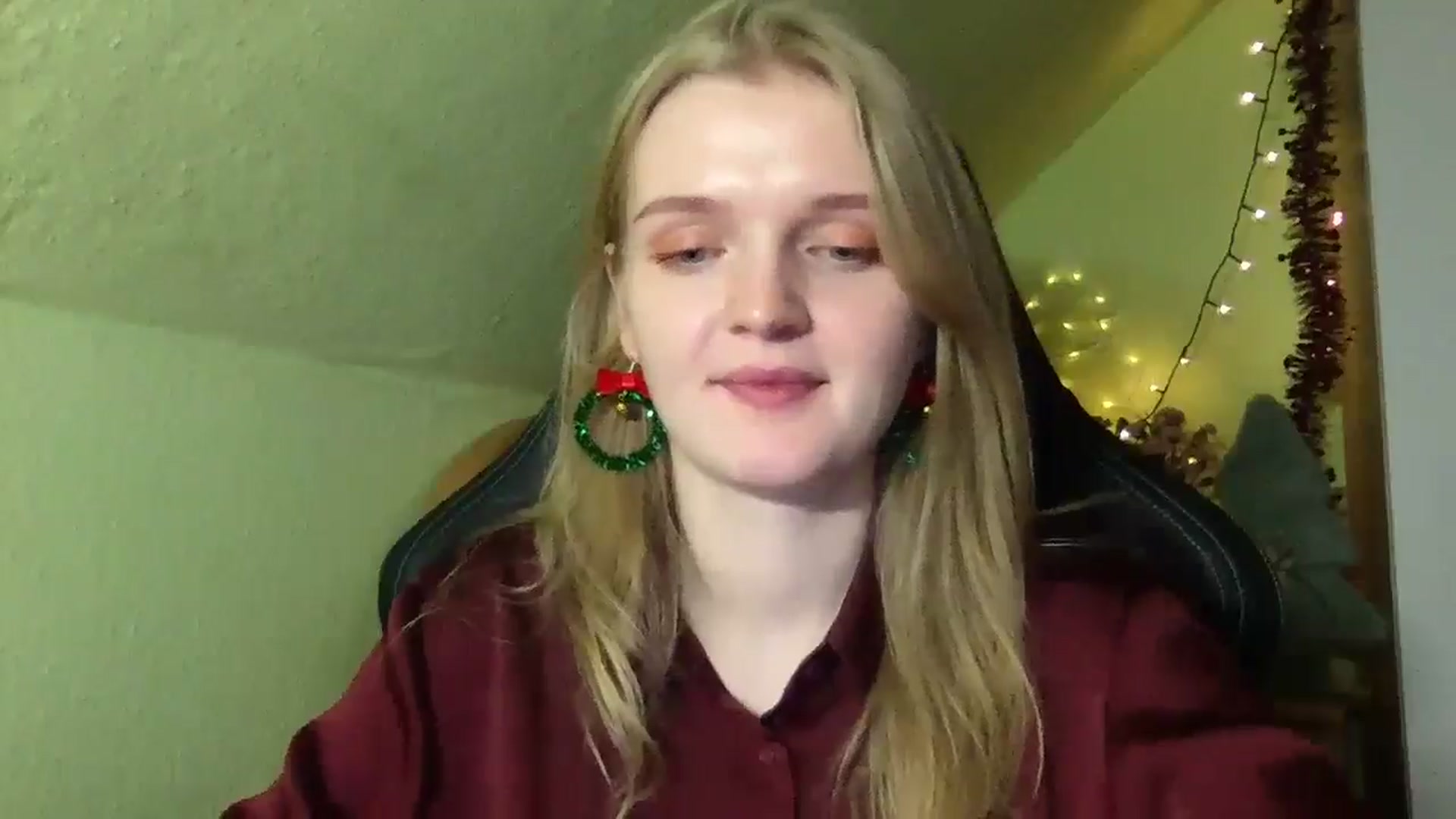 Gallery image thumbnail from Lovely_Kitten's myfreecams stream on, 12/25/2025, 20:32 image 20 of 20