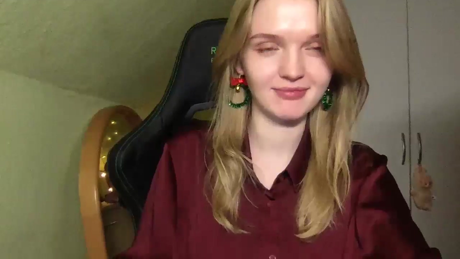 Gallery image thumbnail from Lovely_Kitten's myfreecams stream on, 12/25/2025, 22:26 image 18 of 20