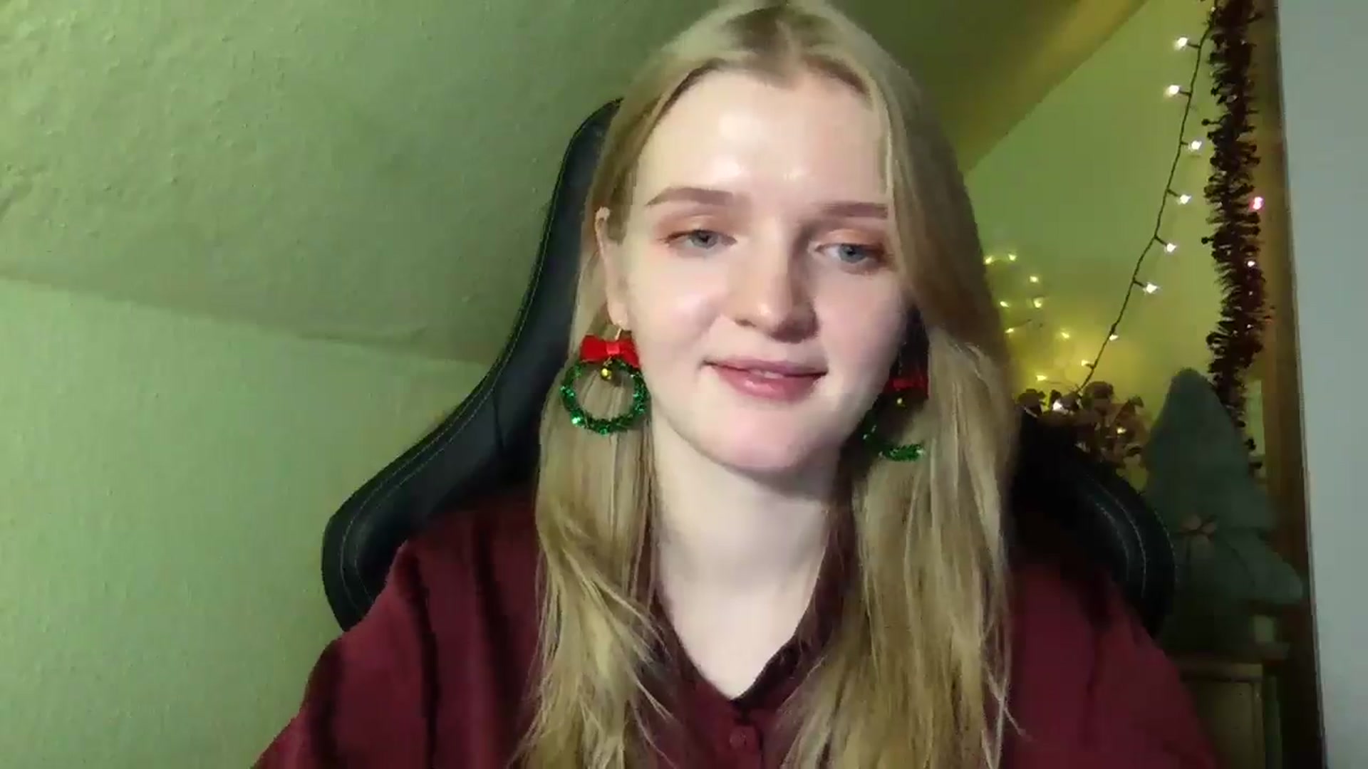 Gallery image thumbnail from Lovely_Kitten's myfreecams stream on, 12/25/2025, 22:26 image 3 of 20