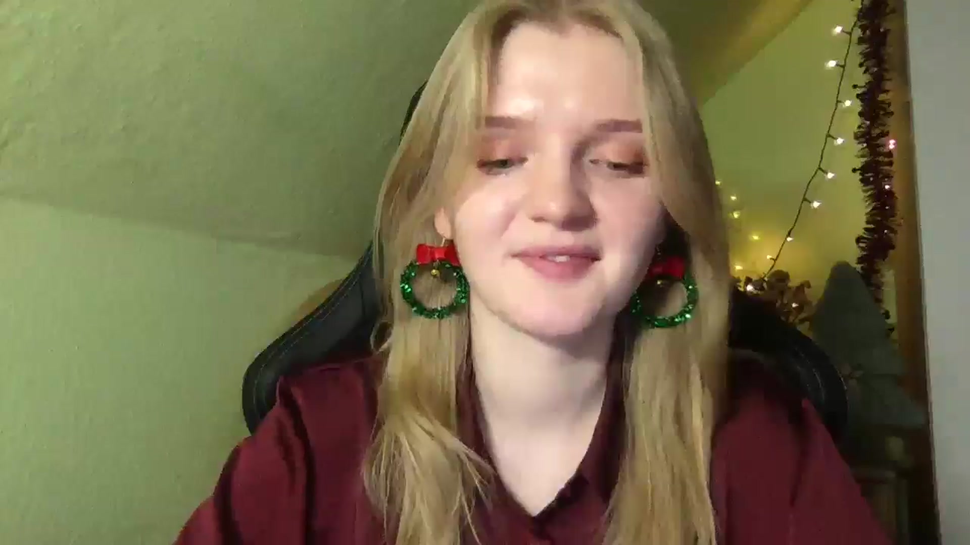 Gallery image thumbnail from Lovely_Kitten's myfreecams stream on, 12/25/2025, 22:26 image 14 of 20