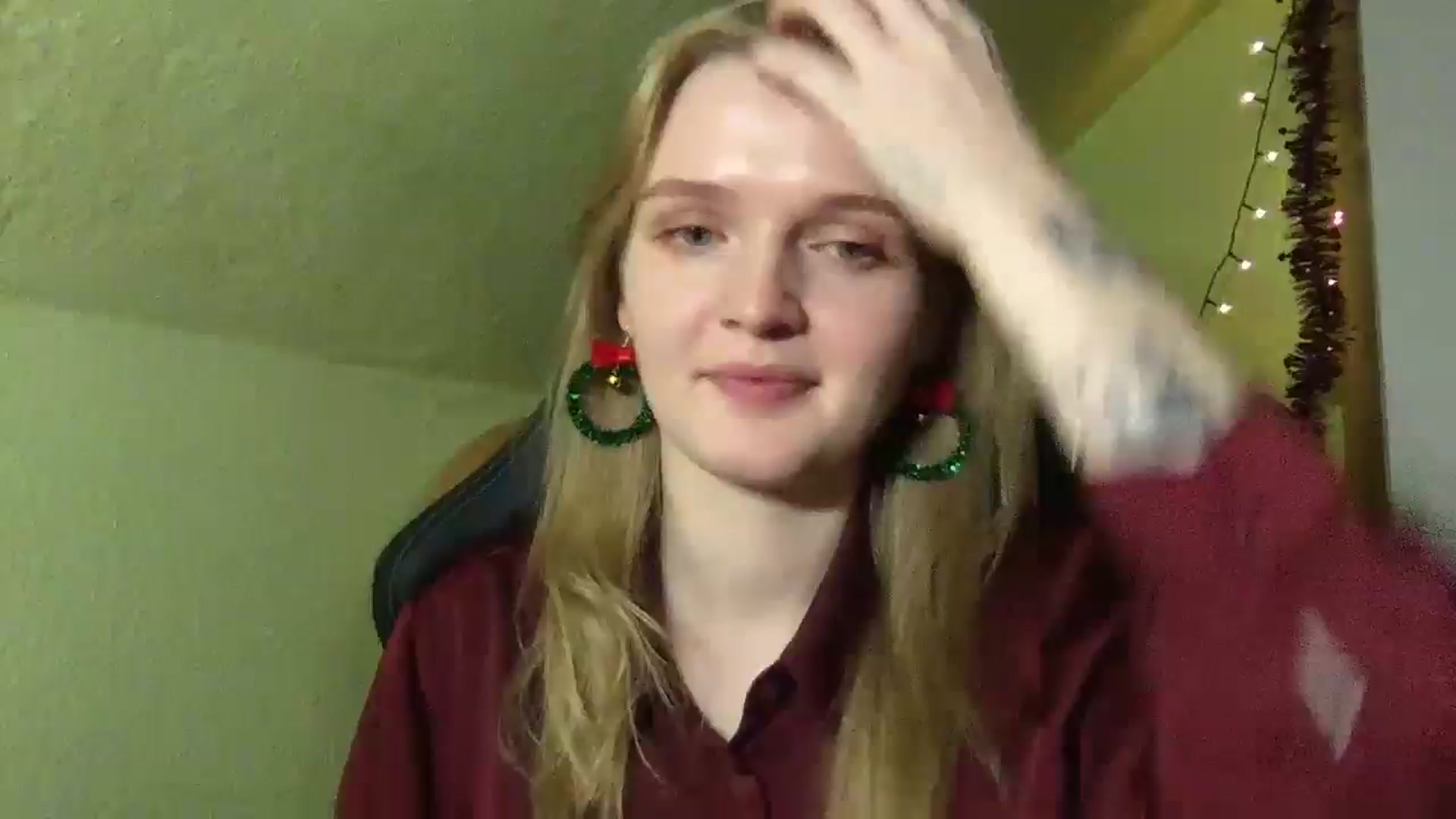 Gallery image thumbnail from Lovely_Kitten's myfreecams stream on, 12/25/2025, 22:26 image 16 of 20