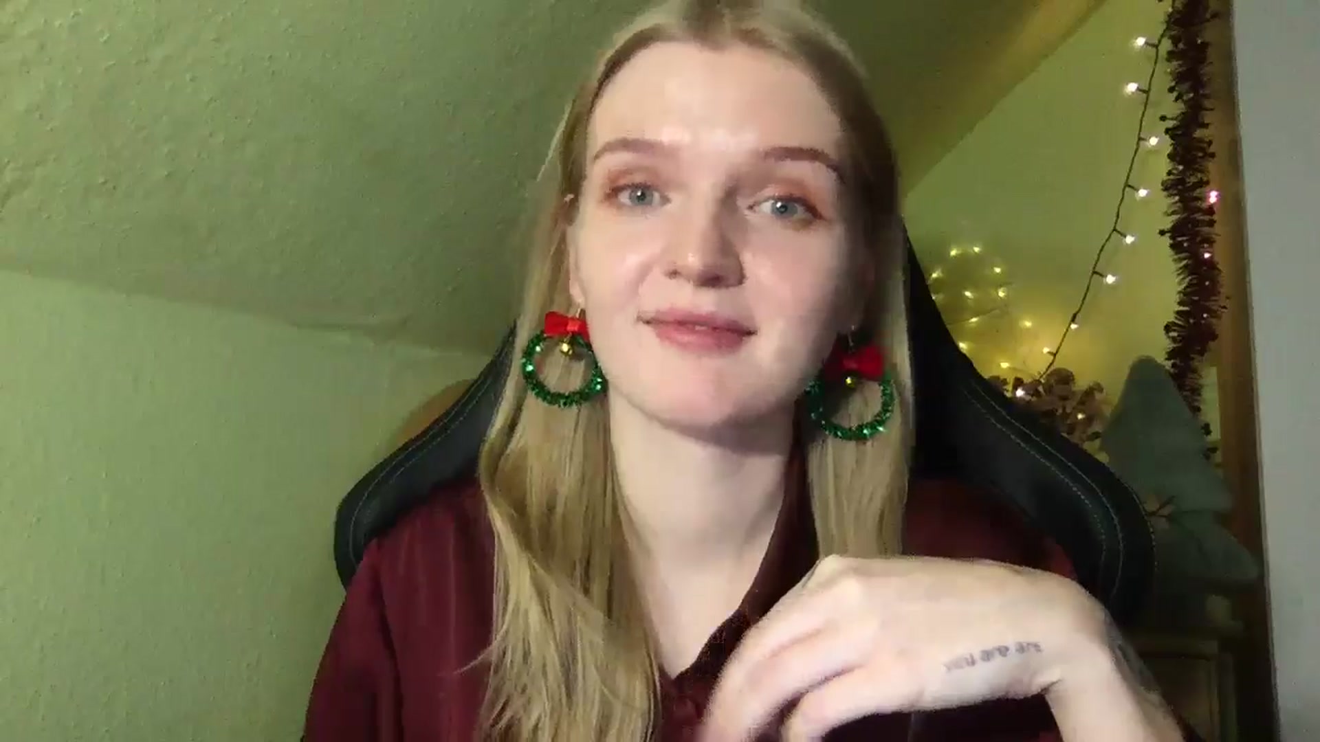 Gallery image thumbnail from Lovely_Kitten's myfreecams stream on, 12/25/2025, 22:26 image 11 of 20