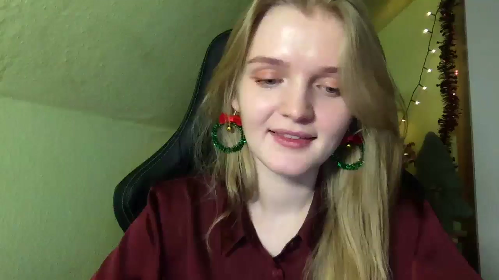 Gallery image thumbnail from Lovely_Kitten's myfreecams stream on, 12/25/2025, 22:26 image 19 of 20