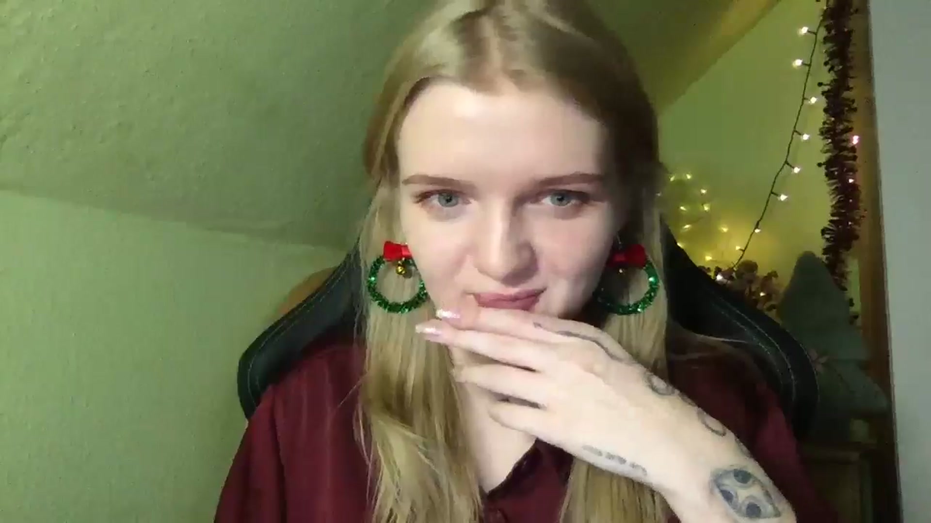 Gallery image thumbnail from Lovely_Kitten's myfreecams stream on, 12/25/2025, 22:26 image 13 of 20