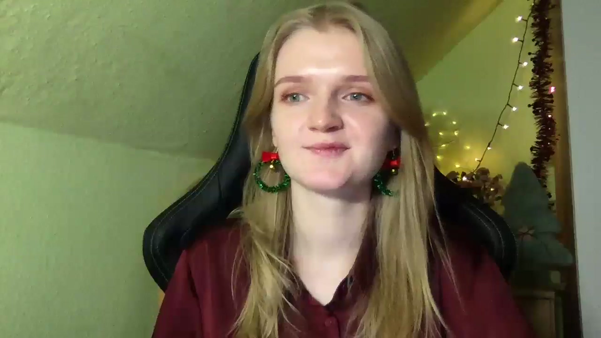 Gallery image thumbnail from Lovely_Kitten's myfreecams stream on, 12/25/2025, 22:26 image 4 of 20