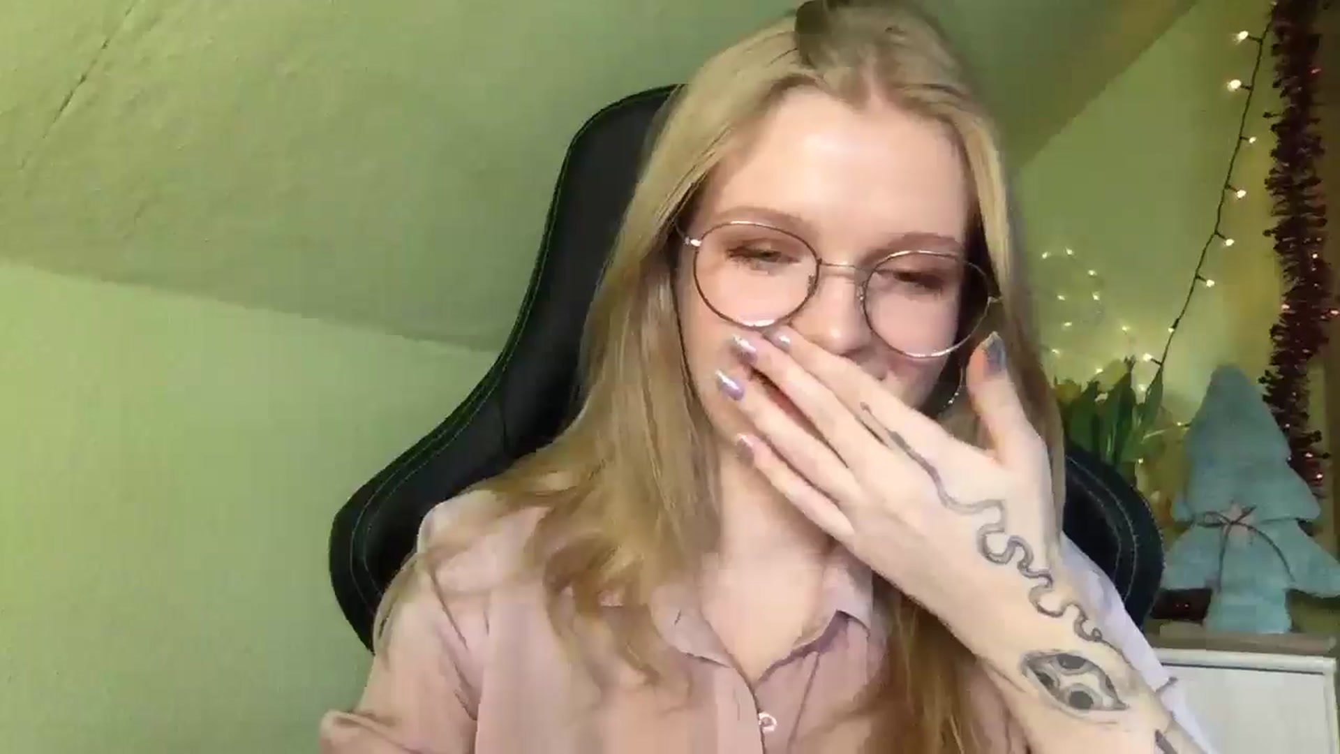 Gallery image thumbnail from Lovely_Kitten's myfreecams stream on, 01/13/2026, 13:04 image 18 of 20