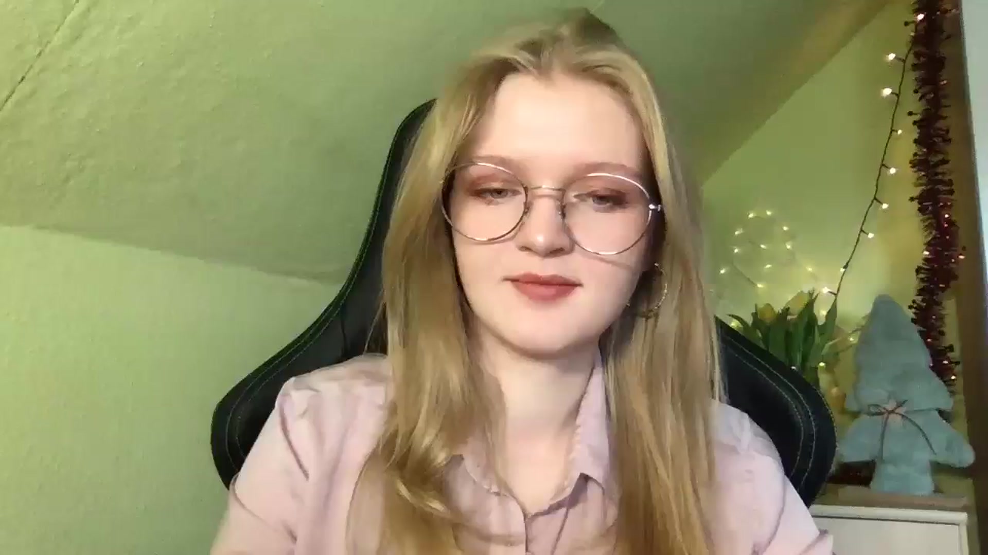 Gallery image thumbnail from Lovely_Kitten's myfreecams stream on, 01/13/2026, 13:04 image 1 of 20