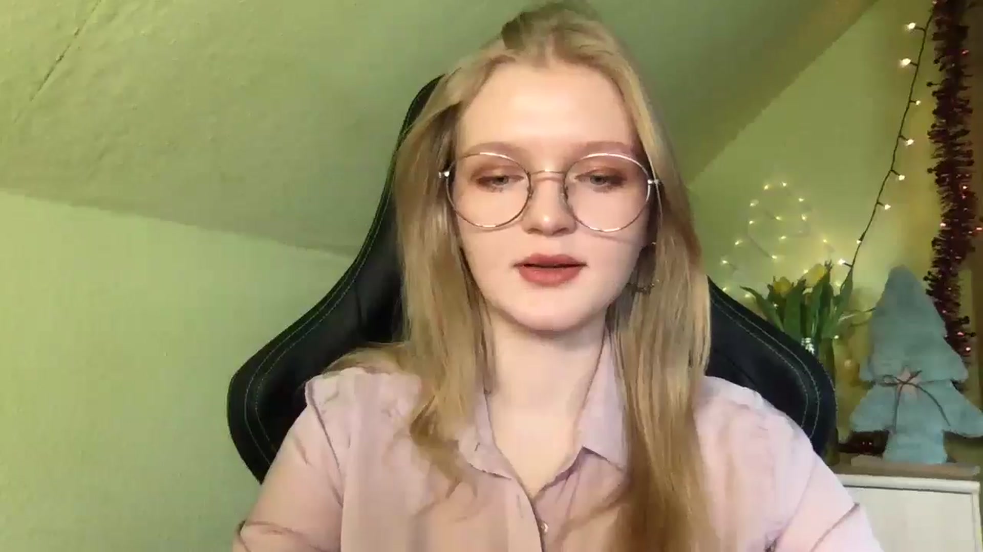 Gallery image thumbnail from Lovely_Kitten's myfreecams stream on, 01/13/2026, 13:04 image 16 of 20