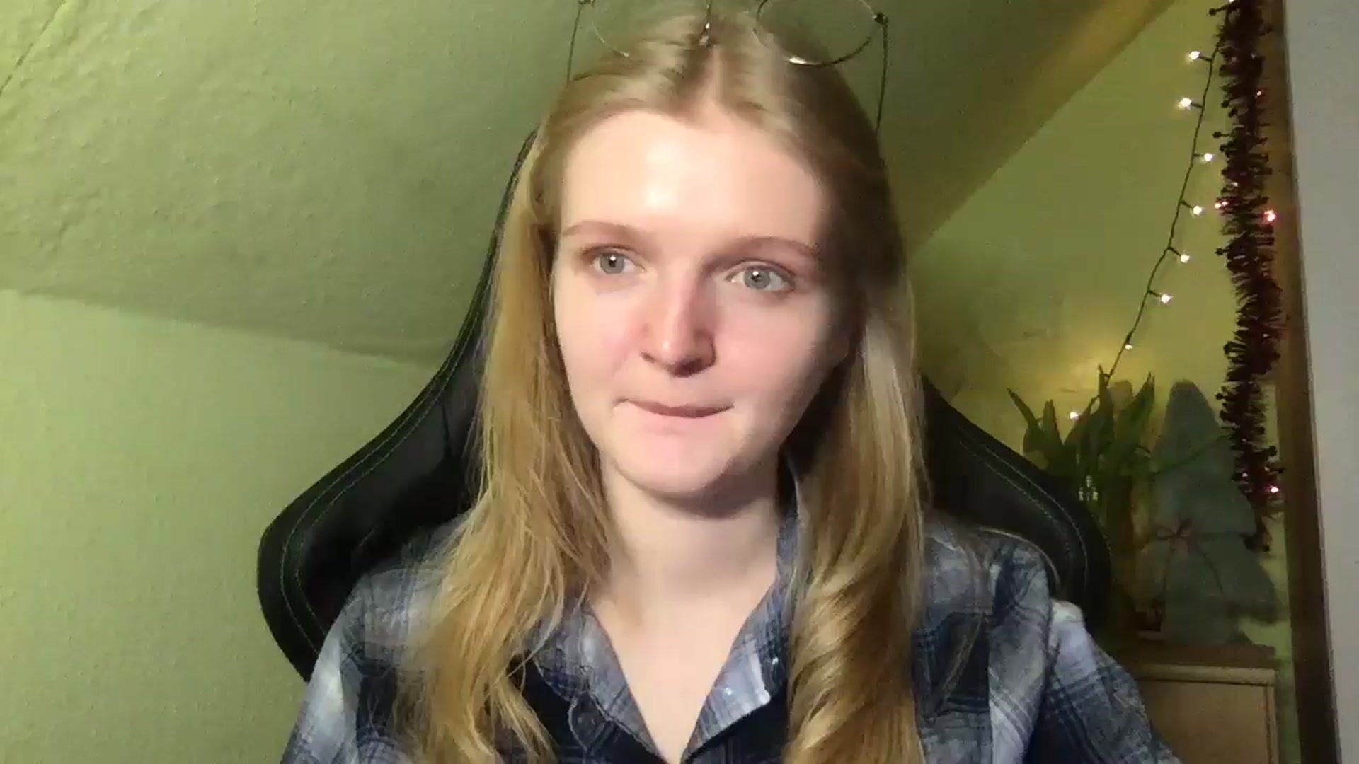 Gallery image thumbnail from Lovely_Kitten's myfreecams stream on, 01/14/2026, 16:57 image 6 of 20