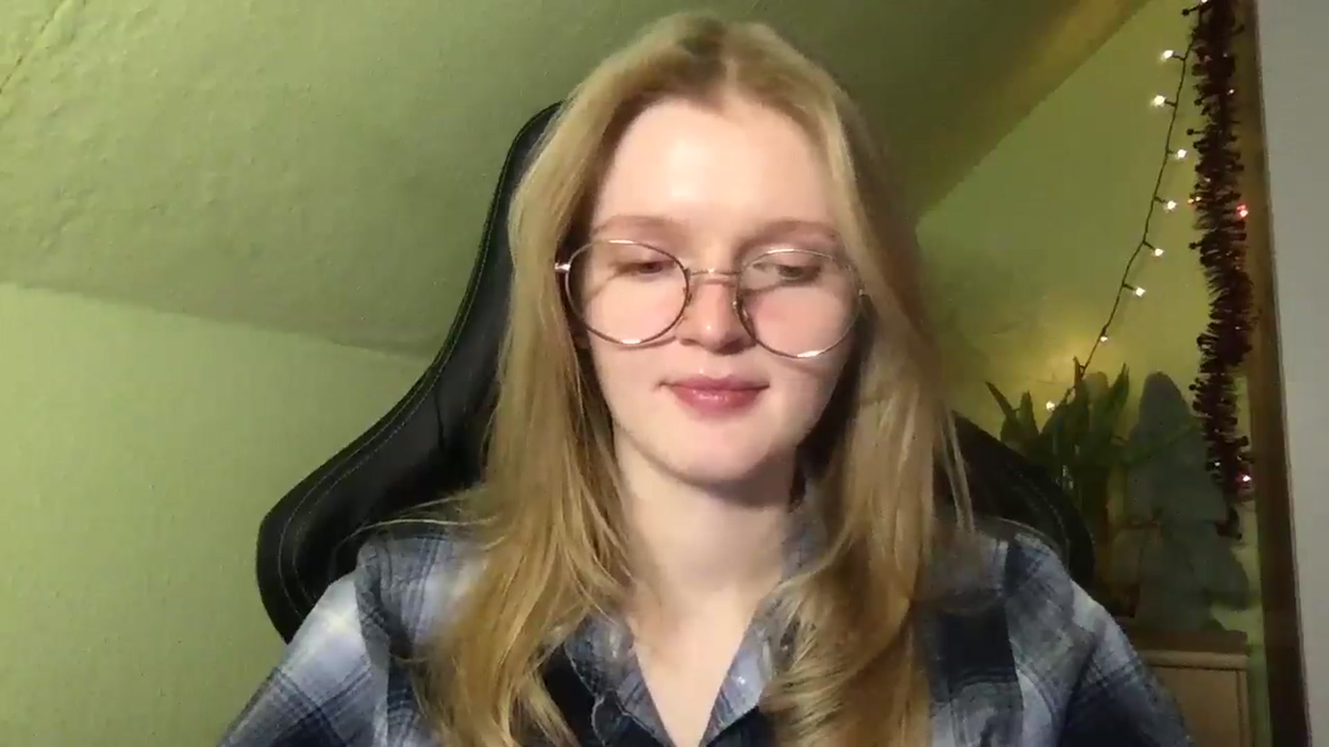 Gallery image thumbnail from Lovely_Kitten's myfreecams stream on, 01/14/2026, 16:57 image 15 of 20