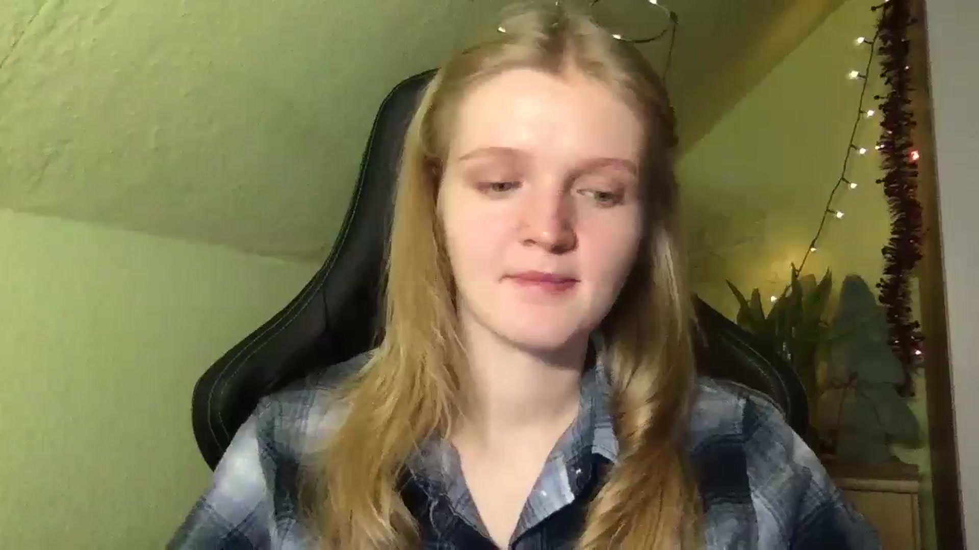 Gallery image thumbnail from Lovely_Kitten's myfreecams stream on, 01/14/2026, 16:57 image 5 of 20