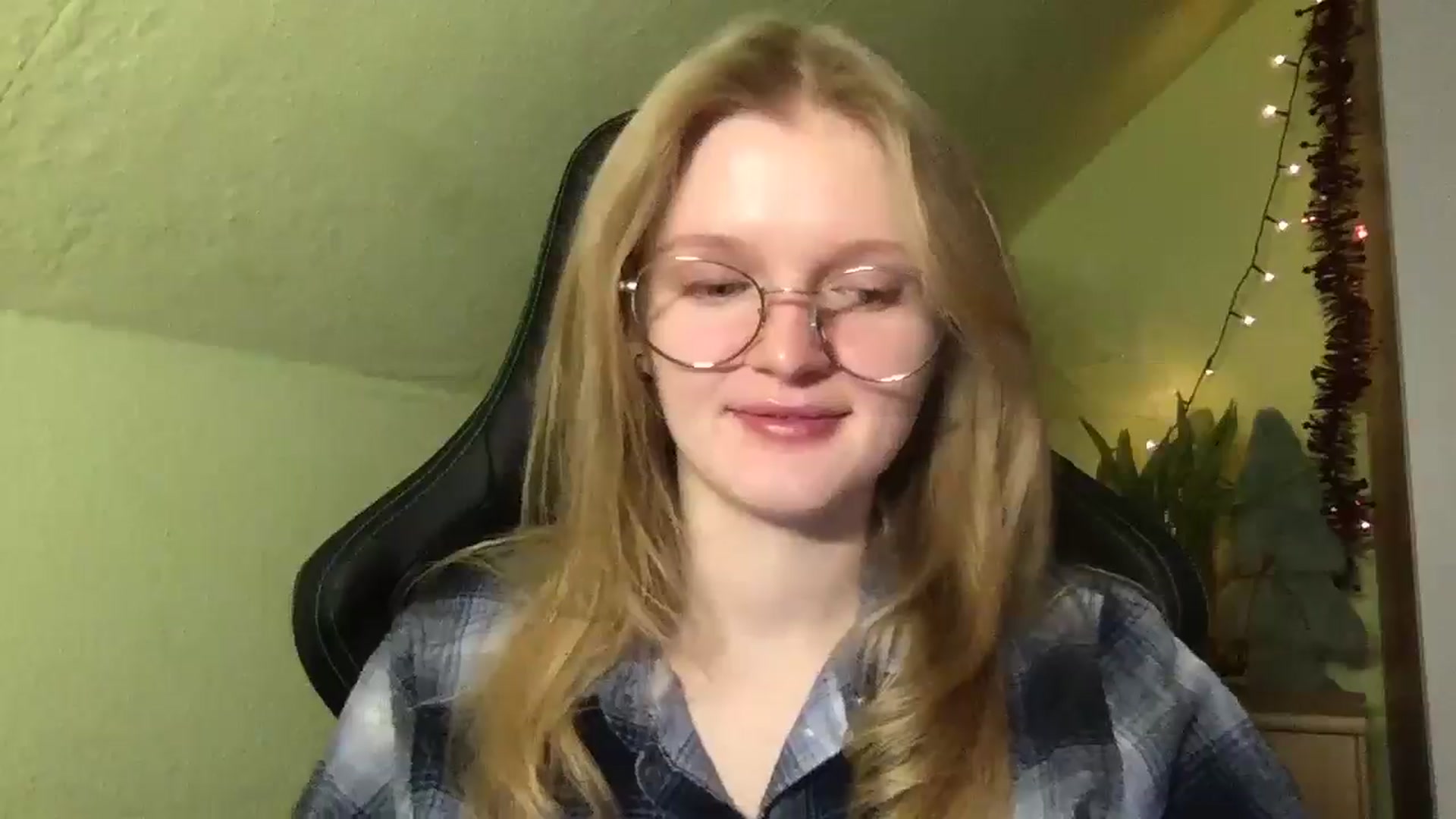 Gallery image thumbnail from Lovely_Kitten's myfreecams stream on, 01/14/2026, 16:57 image 10 of 20